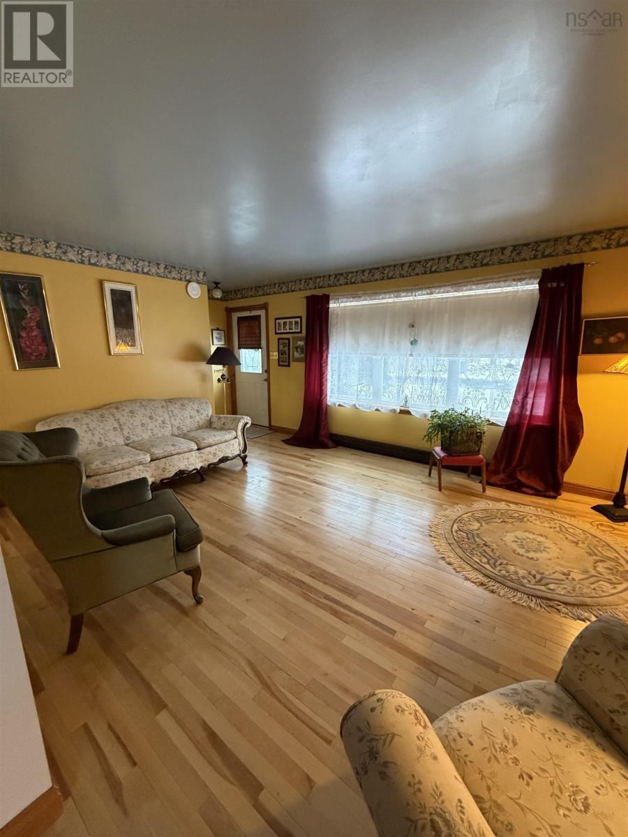 Property 6 of 36 of 22 MacDougall