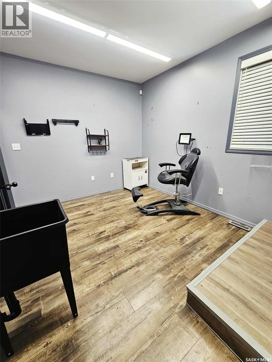 1 507 Main STREET - Photo 4 of 6, Esterhazy, Saskatchewan