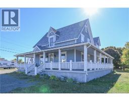 Sitting room - 142 Saint-pierre E Boulevard, Caraquet, NB E1W1B1 Photo 10