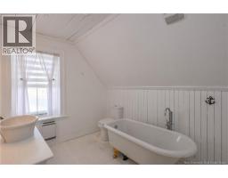 142 Saint-pierre E Boulevard, Caraquet, NB E1W1B1 Photo 45