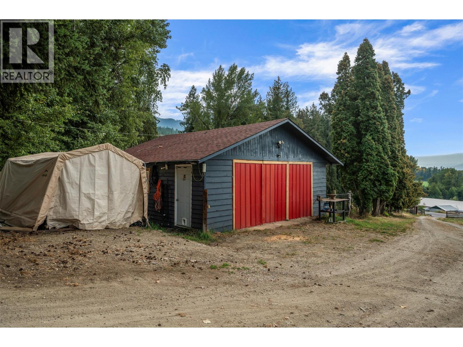  1274 Mountain View Road, Spallumcheen