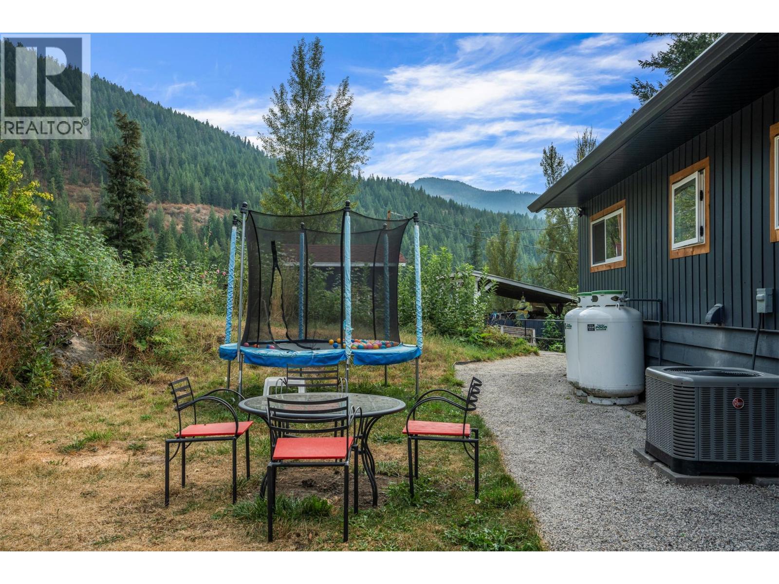  1274 Mountain View Road, Spallumcheen