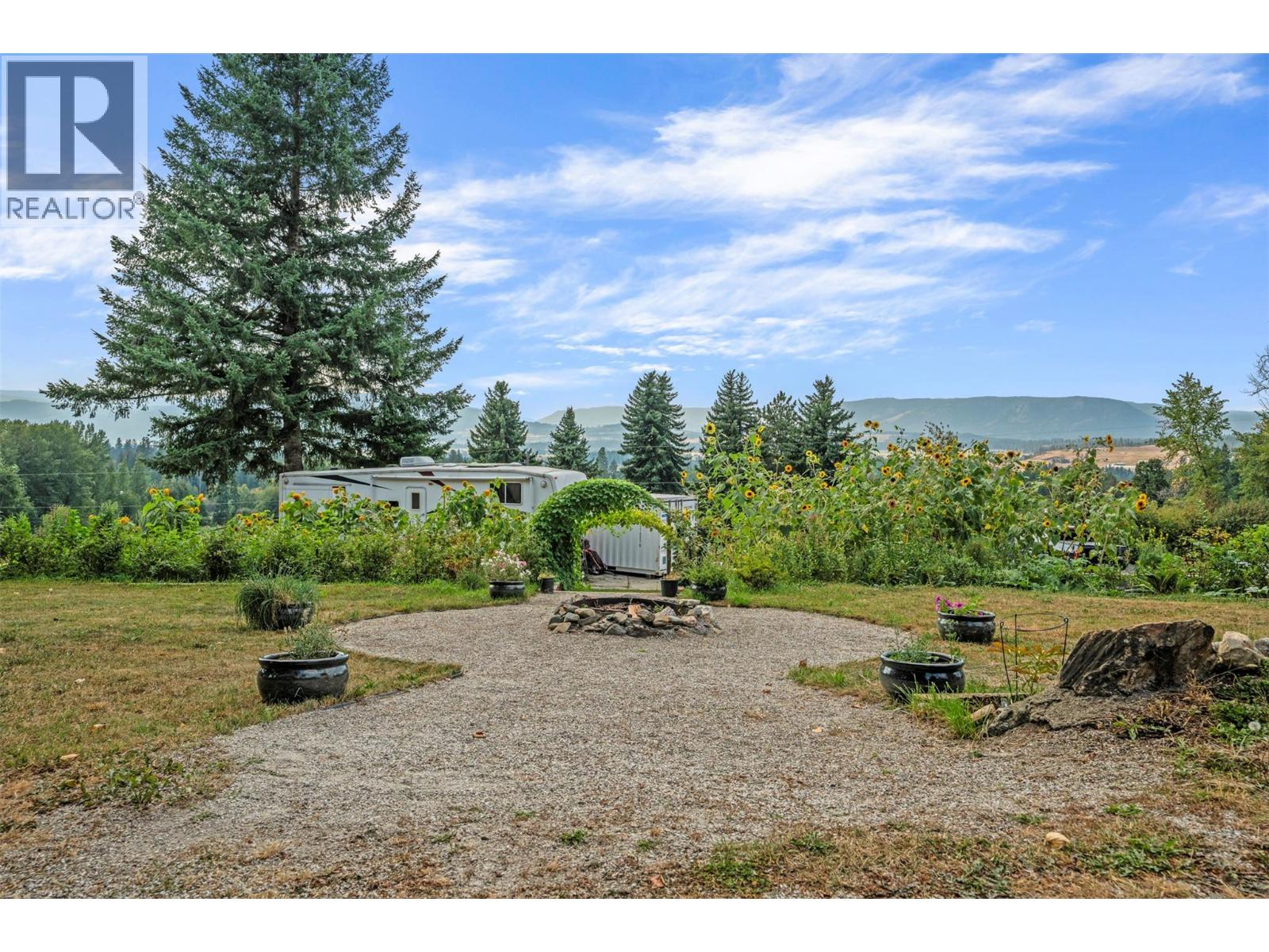  1274 Mountain View Road, Spallumcheen