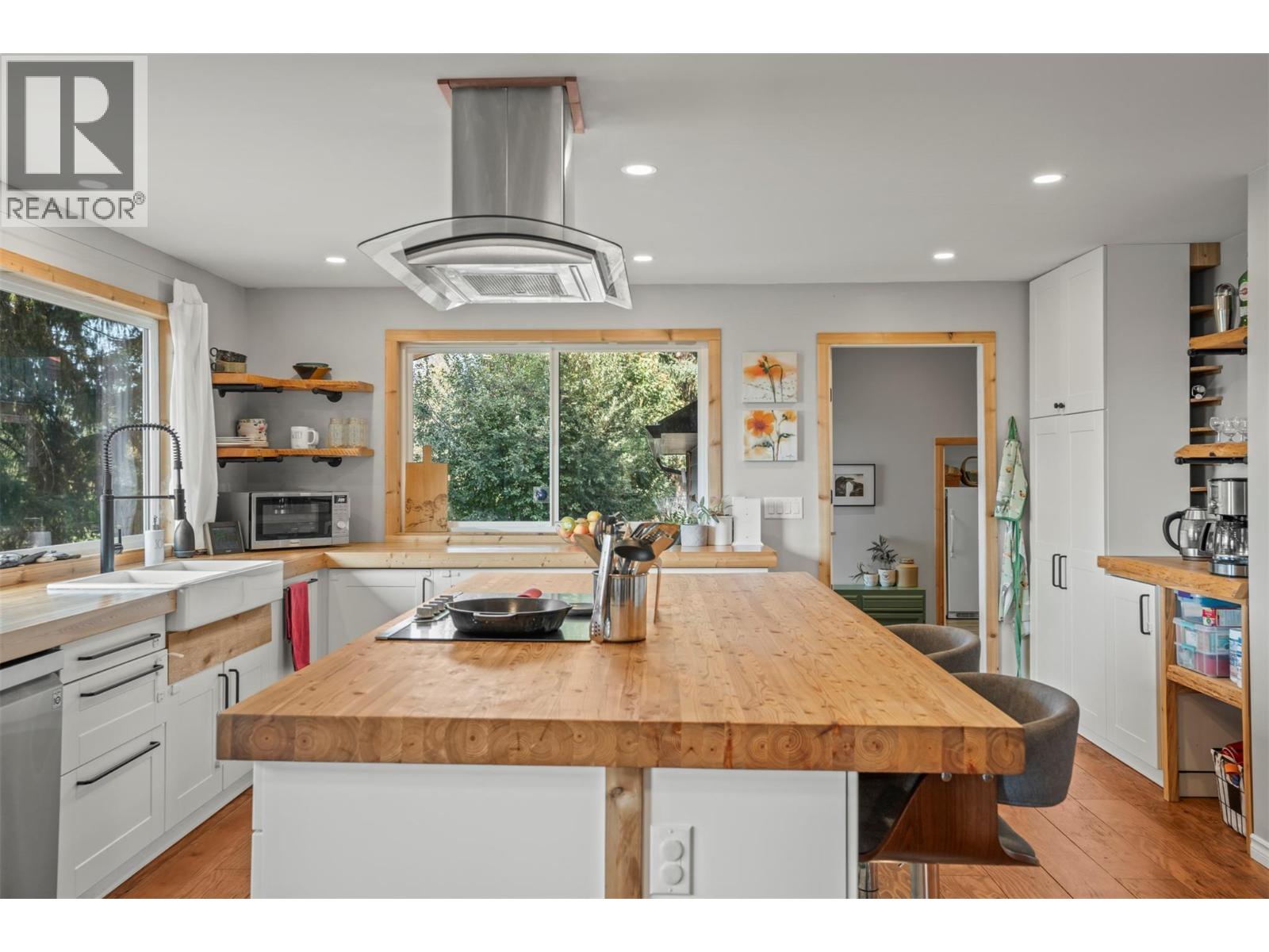  1274 Mountain View Road, Spallumcheen