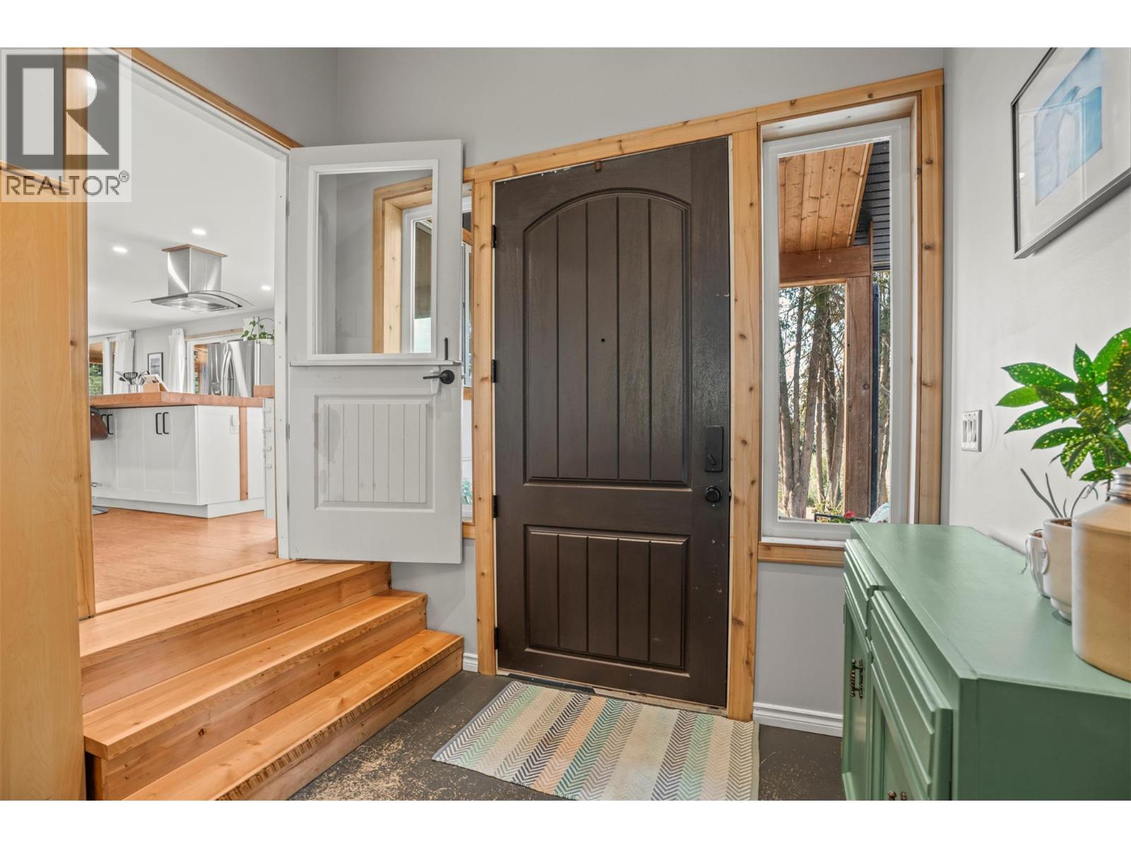  1274 Mountain View Road, Spallumcheen