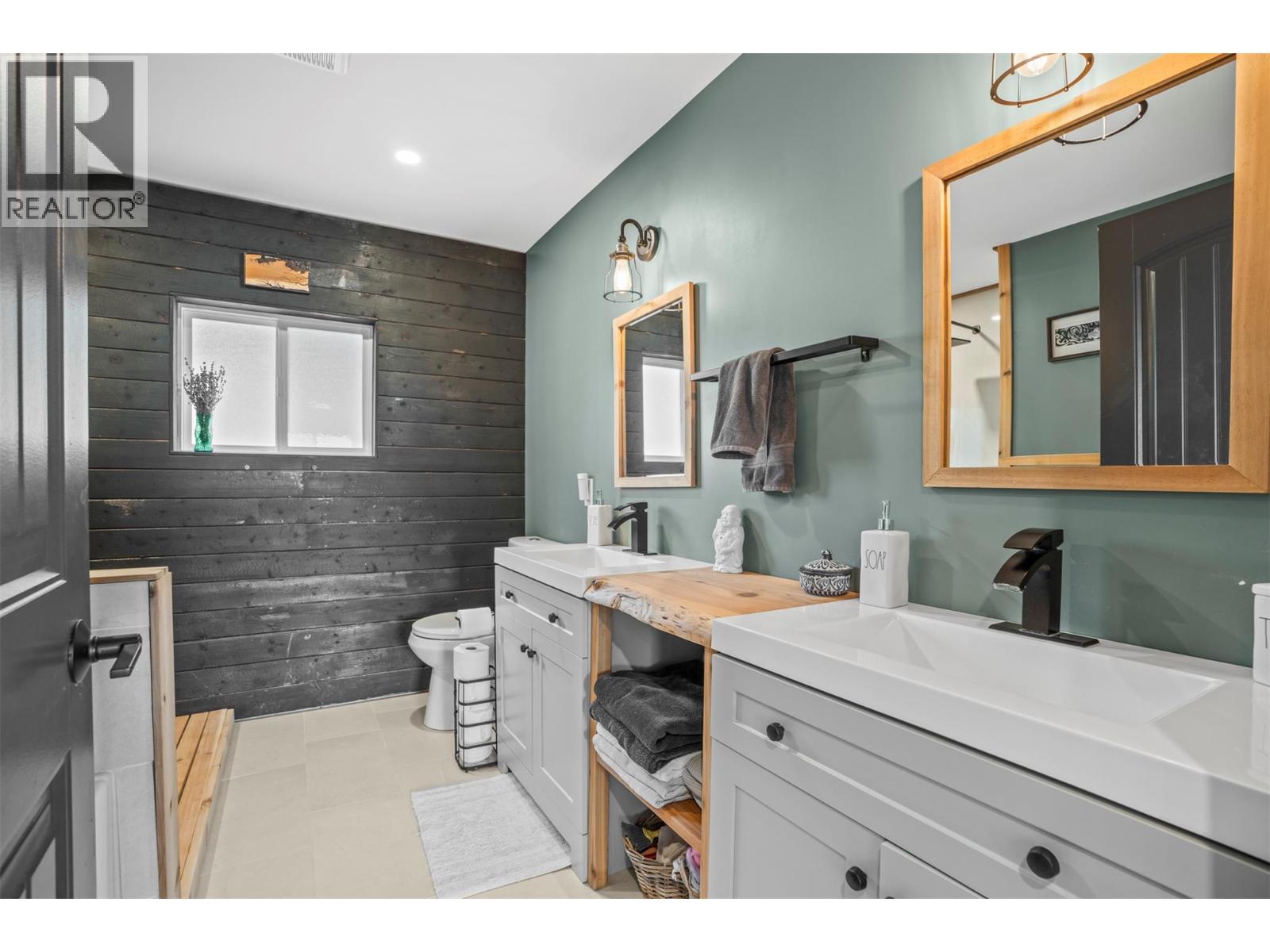  1274 Mountain View Road, Spallumcheen