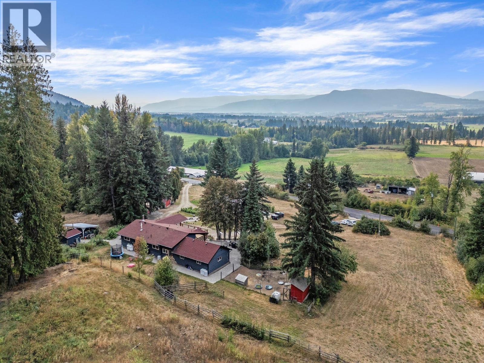  1274 Mountain View Road, Spallumcheen
