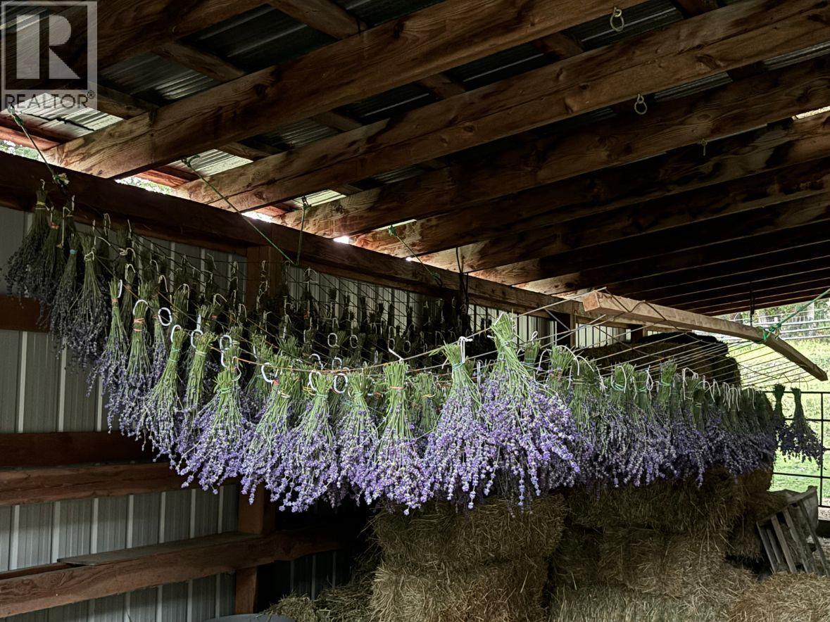  1274 Mountain View Road, Spallumcheen