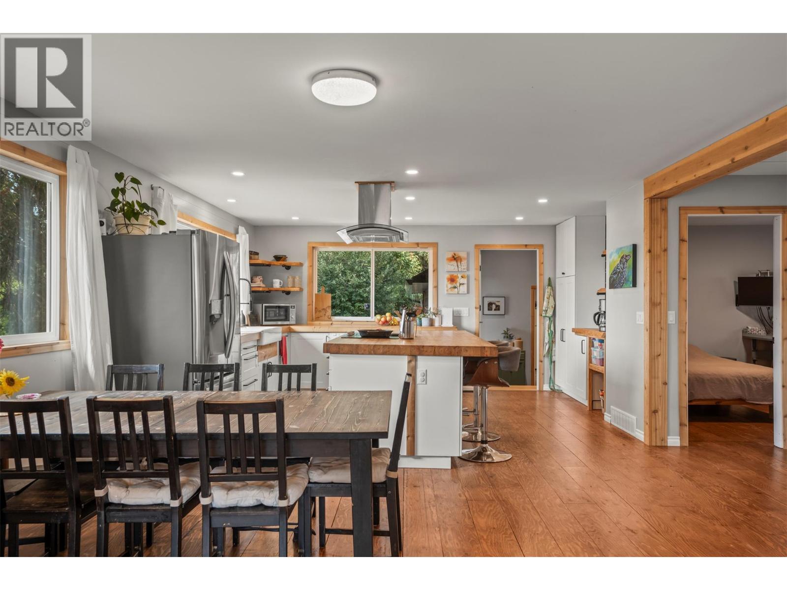  1274 Mountain View Road, Spallumcheen