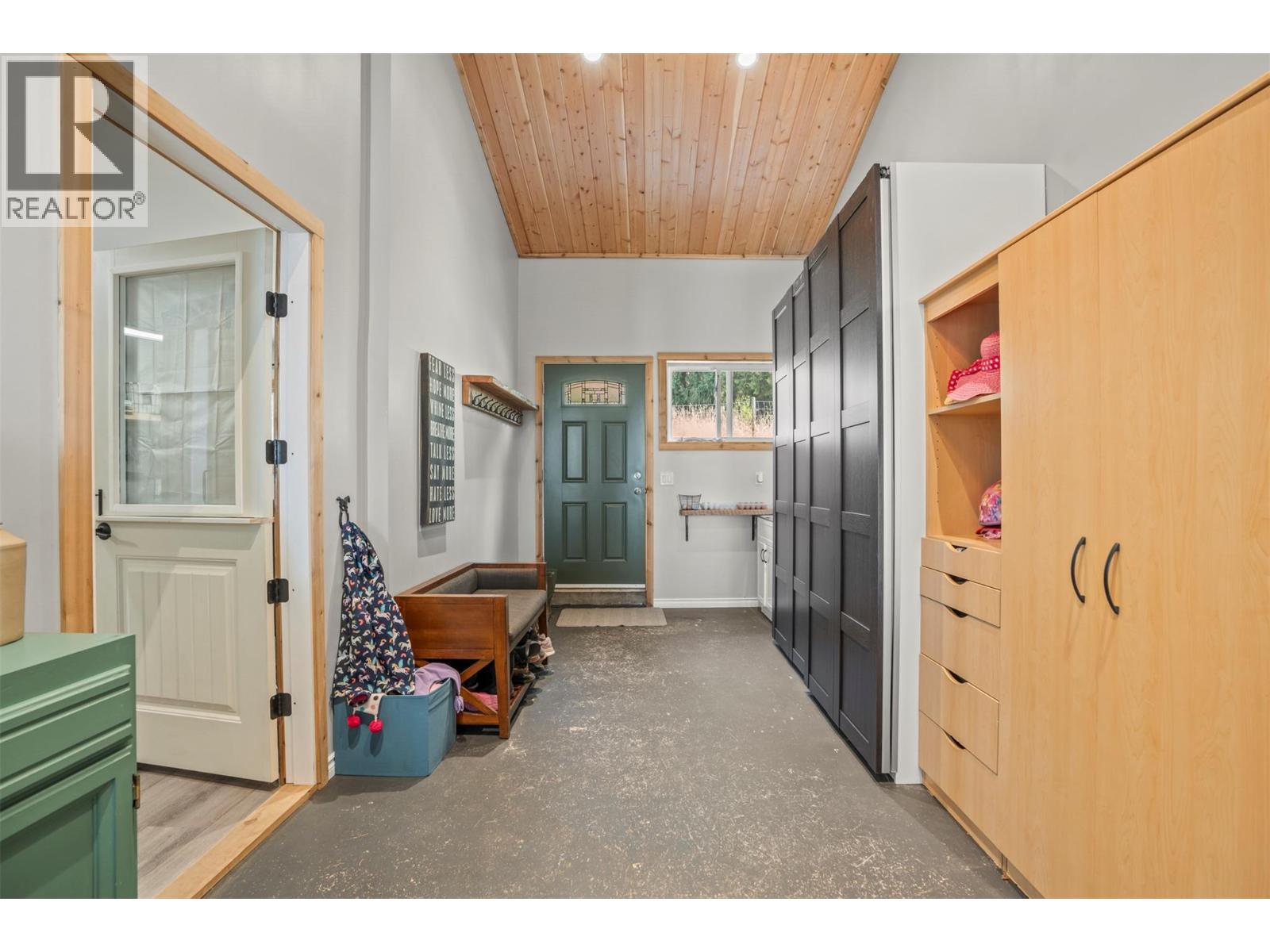  1274 Mountain View Road, Spallumcheen