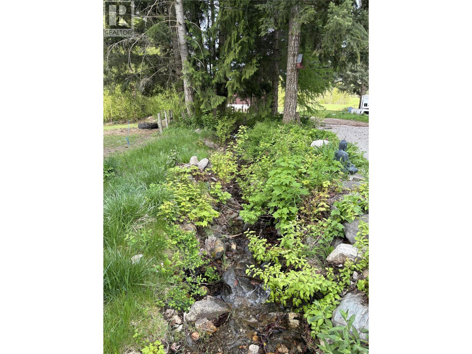  1274 Mountain View Road, Spallumcheen