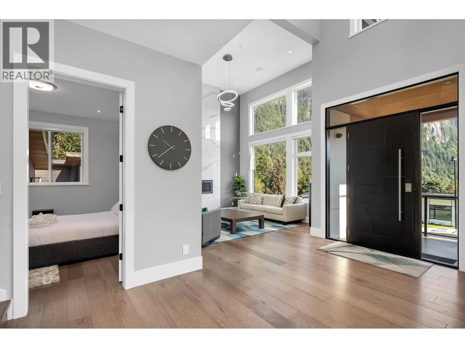 2213 WINDSAIL PLACE, Squamish