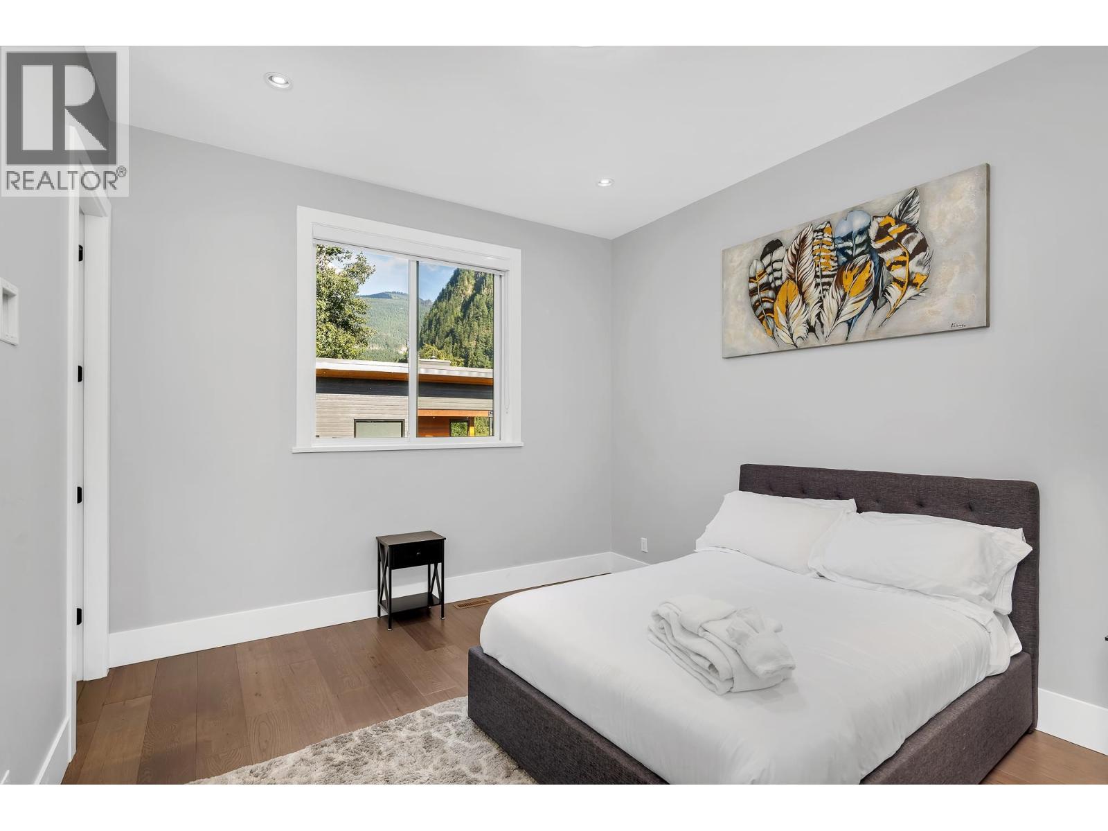 2213 WINDSAIL PLACE, Squamish