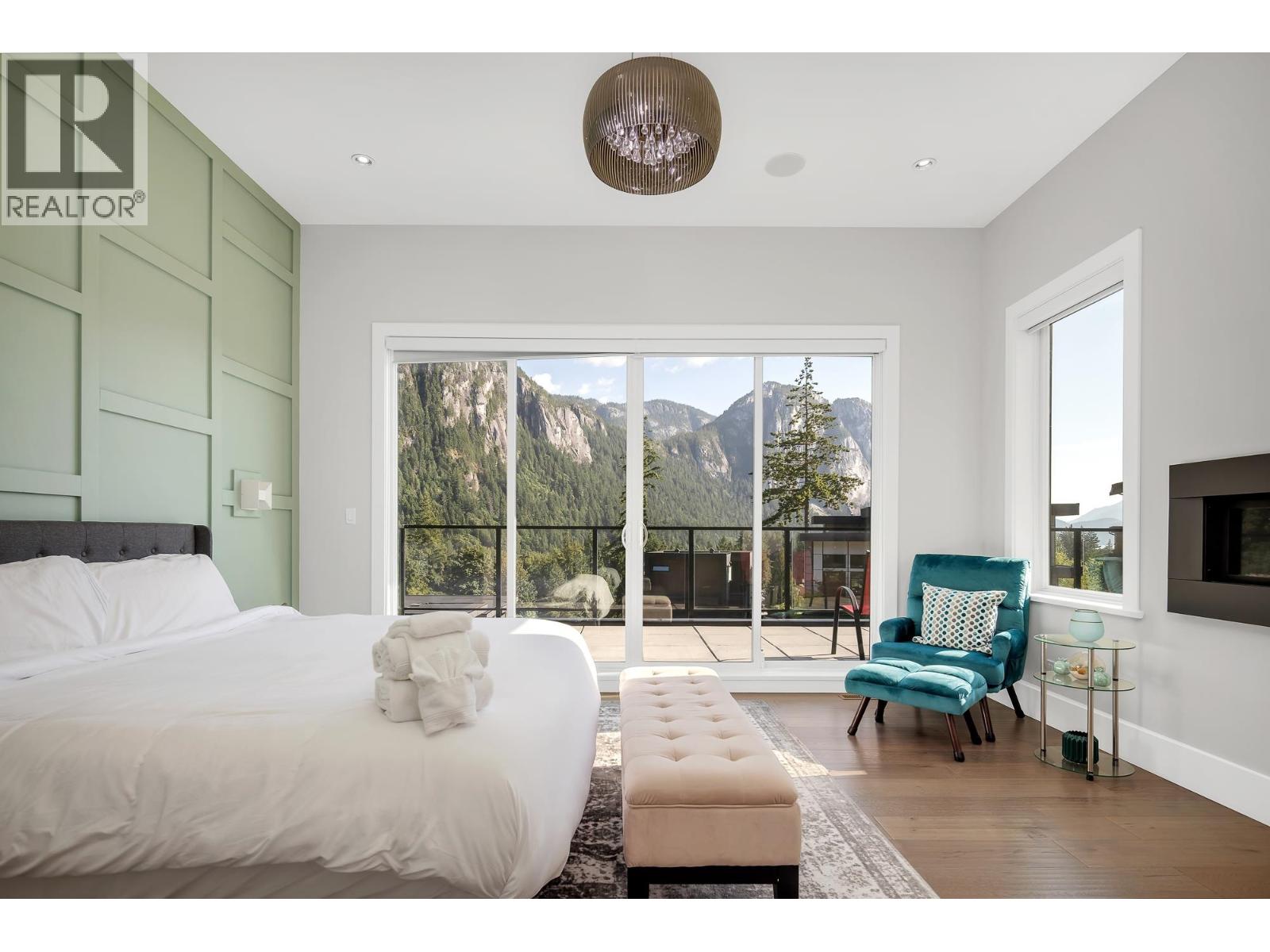 2213 WINDSAIL PLACE, Squamish