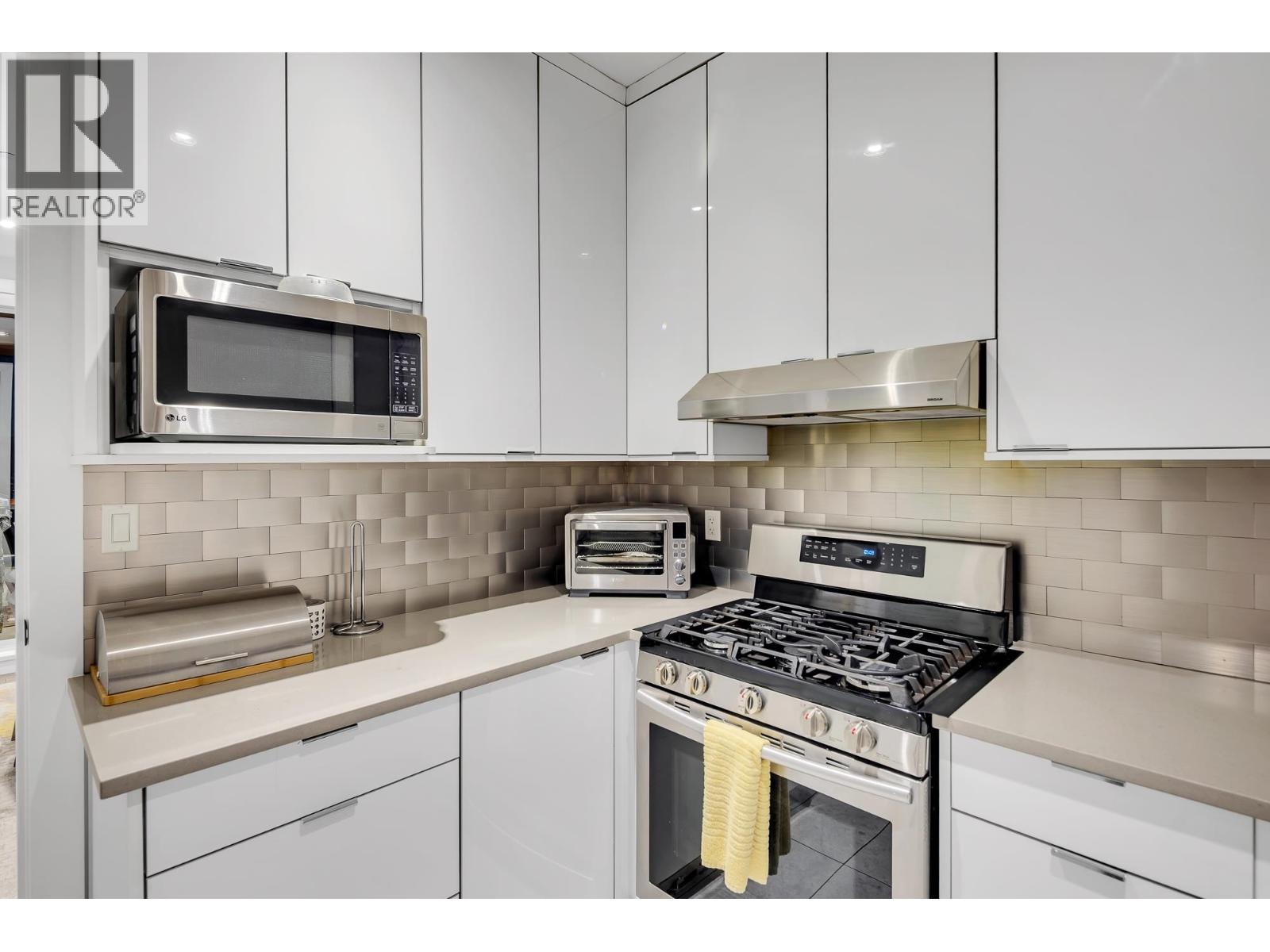 2213 WINDSAIL PLACE, Squamish