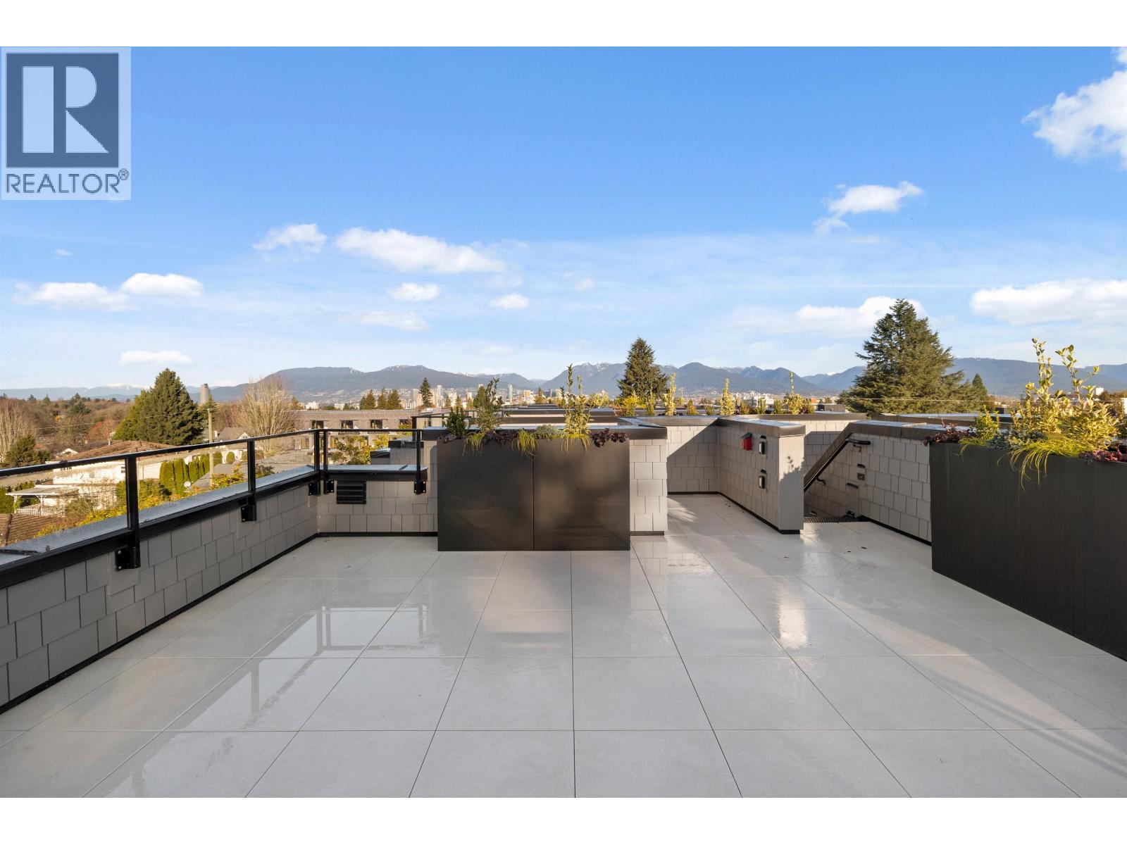 595 W 29TH AVENUE, Vancouver