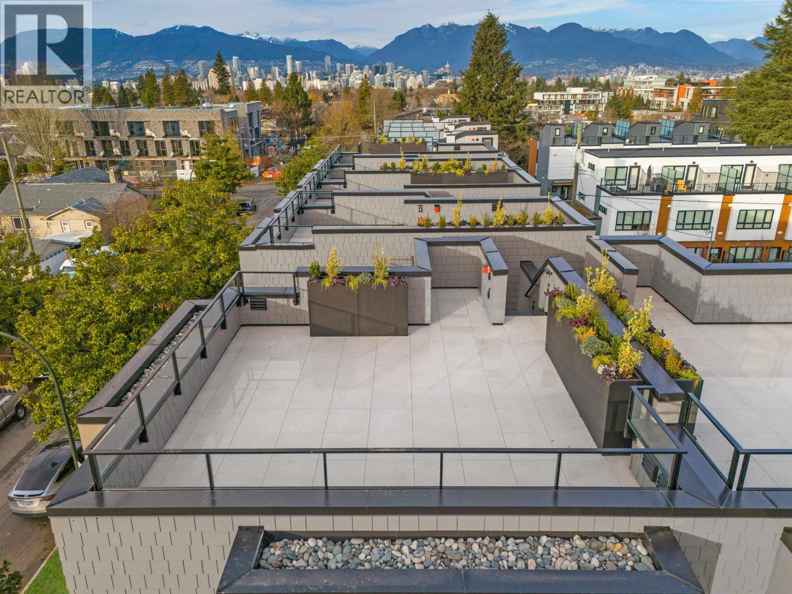 595 W 29TH AVENUE, Vancouver