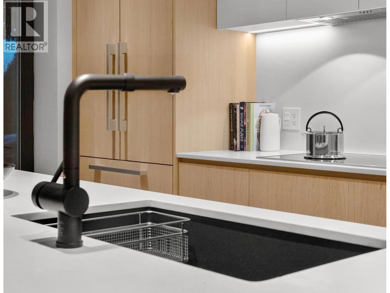 595 W 29TH AVENUE, Vancouver