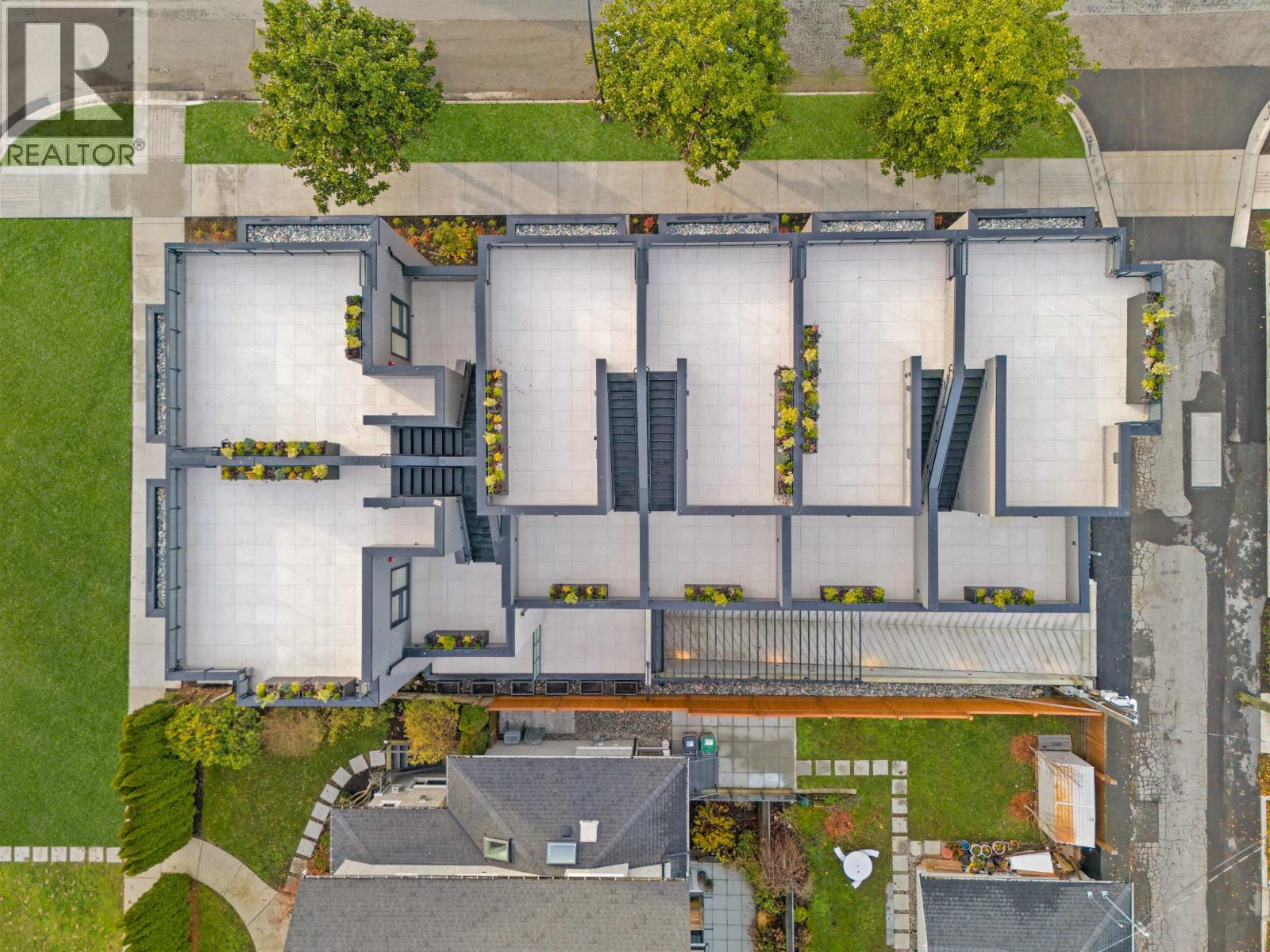 595 W 29TH AVENUE, Vancouver