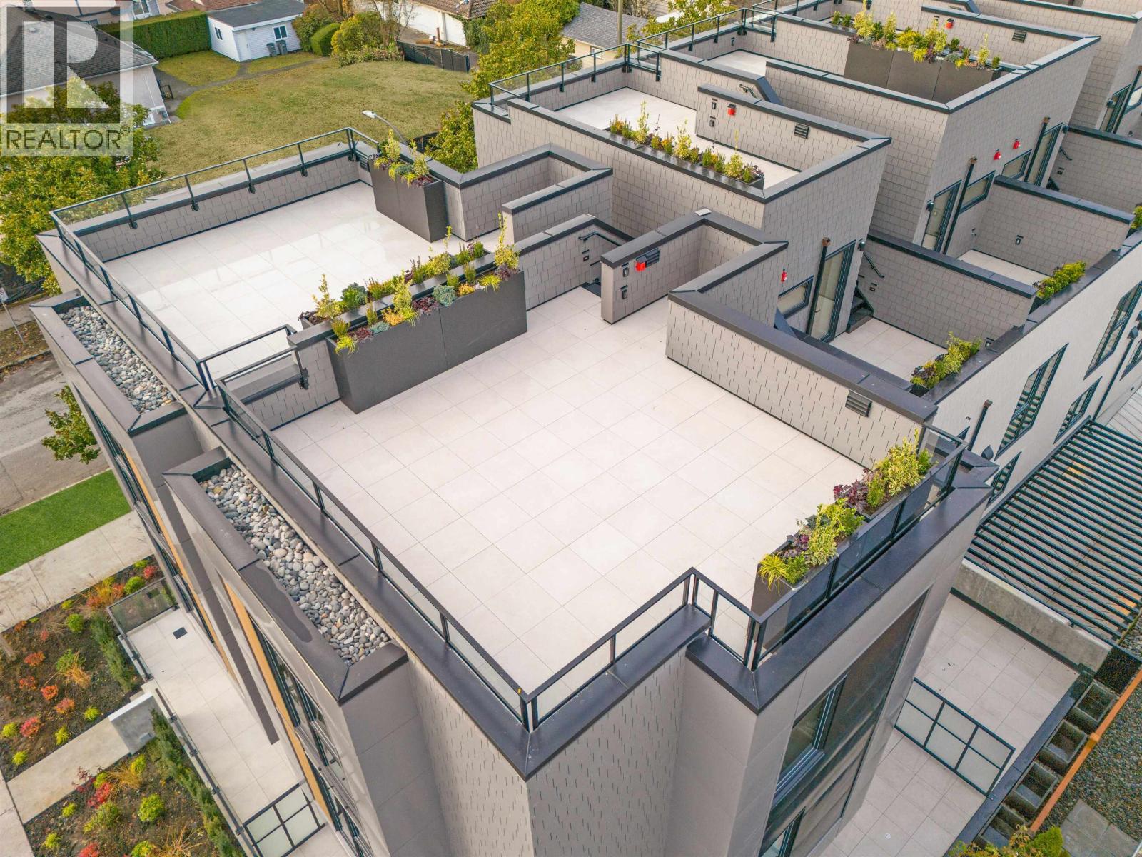 585 W 29TH AVENUE, Vancouver