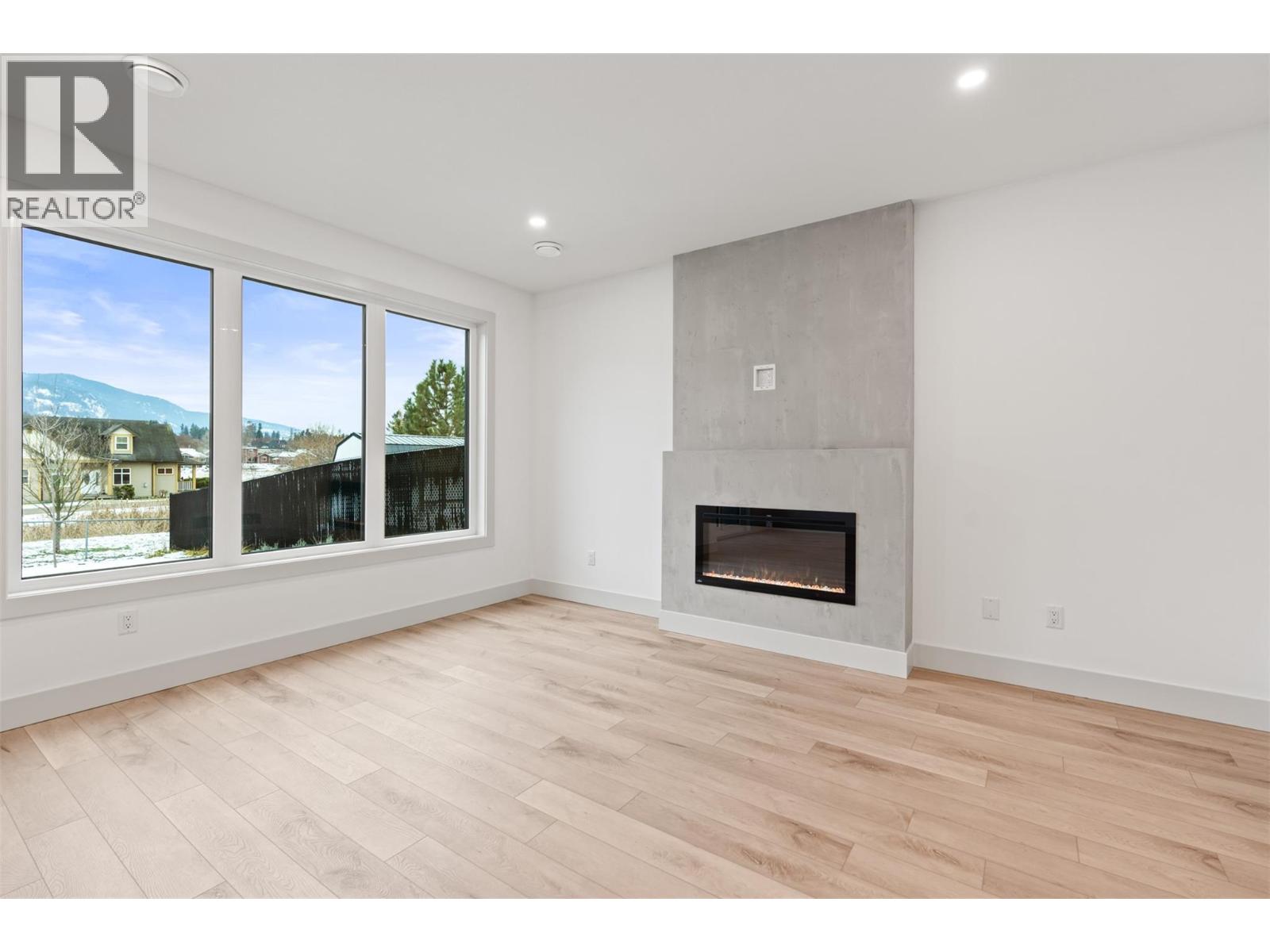 2345 Patterson Avenue Unit# 102, Armstrong