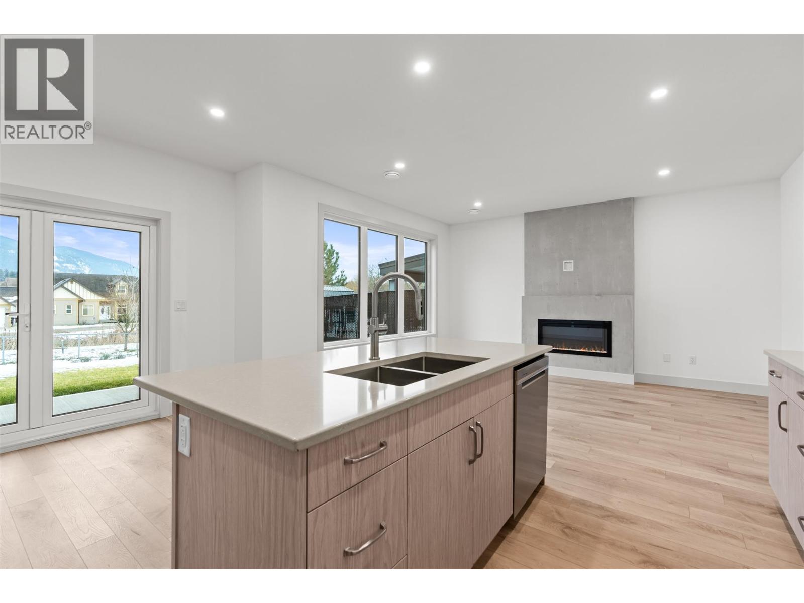 2345 Patterson Avenue Unit# 102, Armstrong