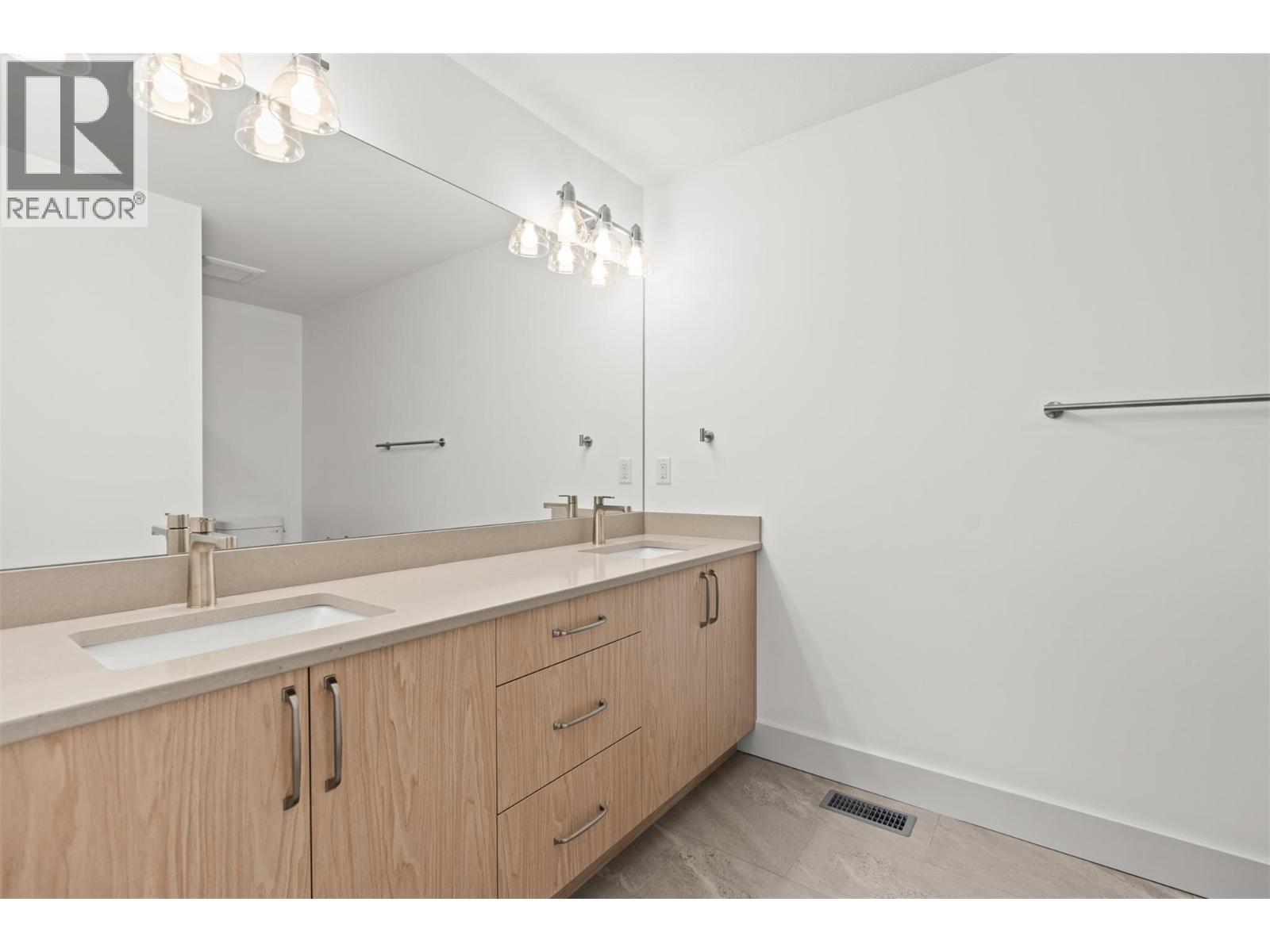 2345 Patterson Avenue Unit# 102, Armstrong