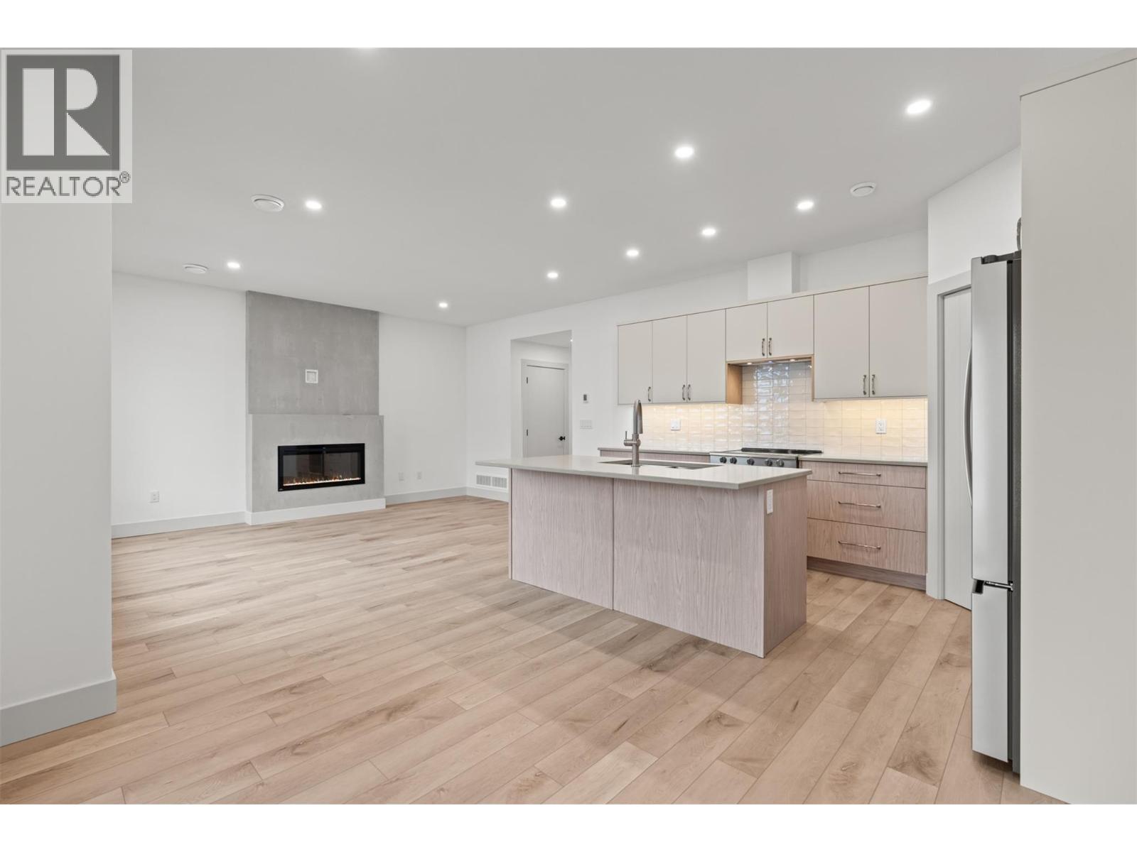 2345 Patterson Avenue Unit# 102, Armstrong