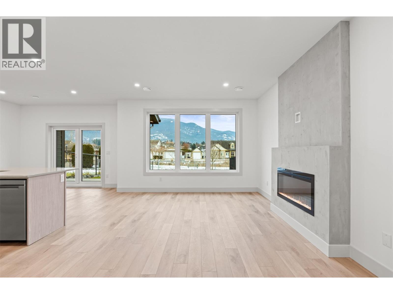 2345 Patterson Avenue Unit# 102, Armstrong