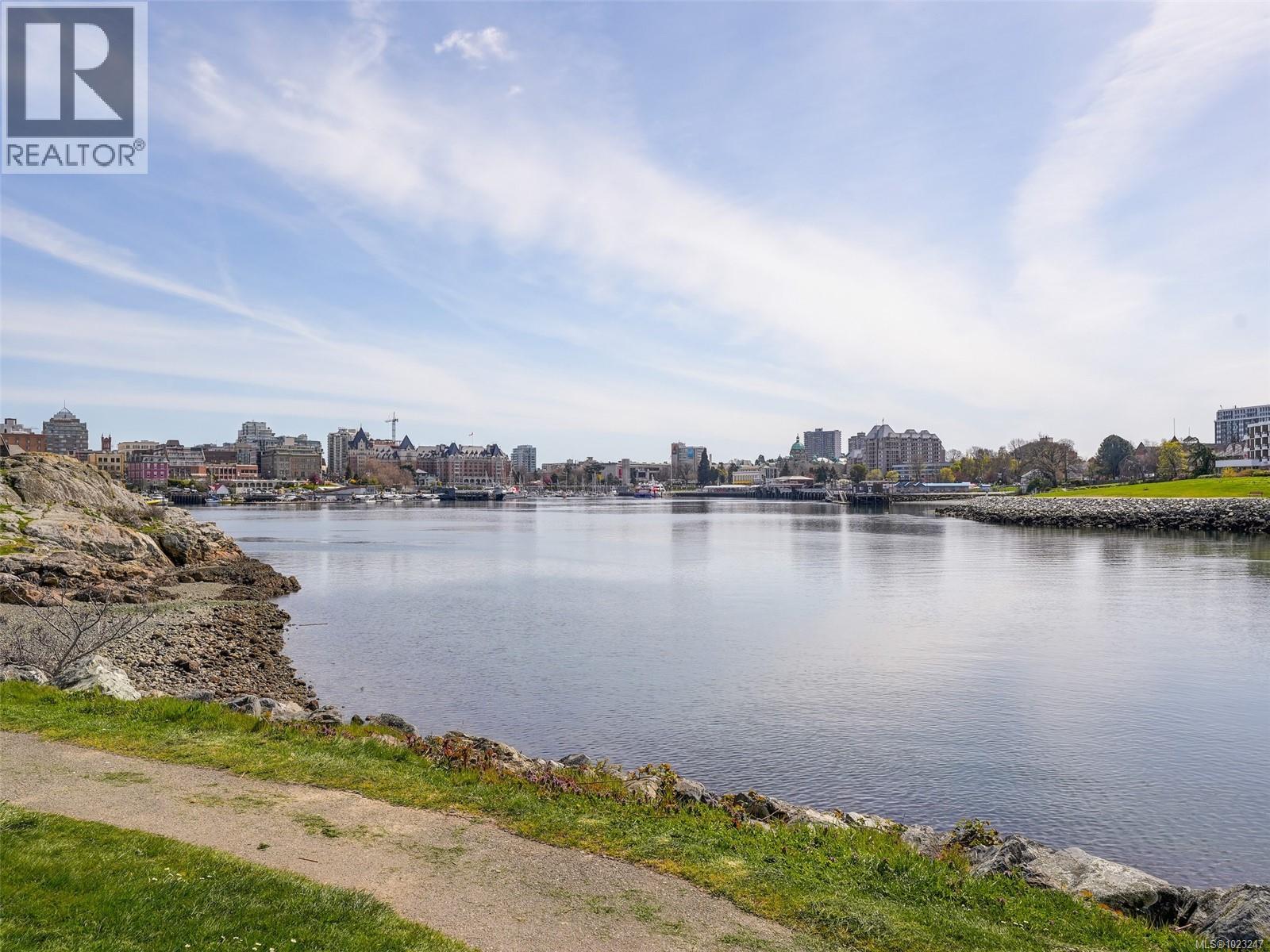 123 75 Songhees Road, Victoria