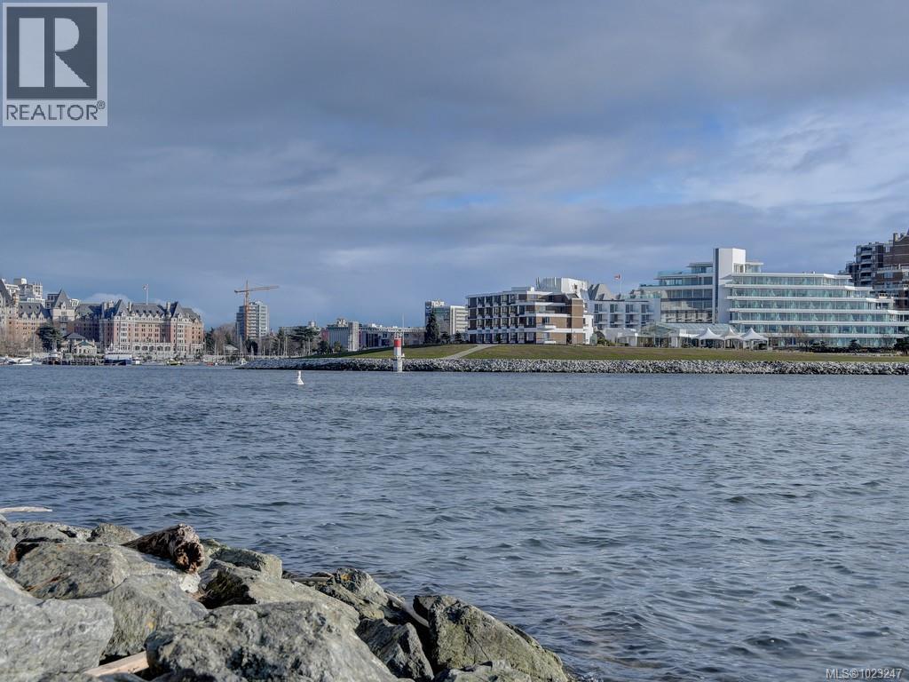 123 75 Songhees Road, Victoria