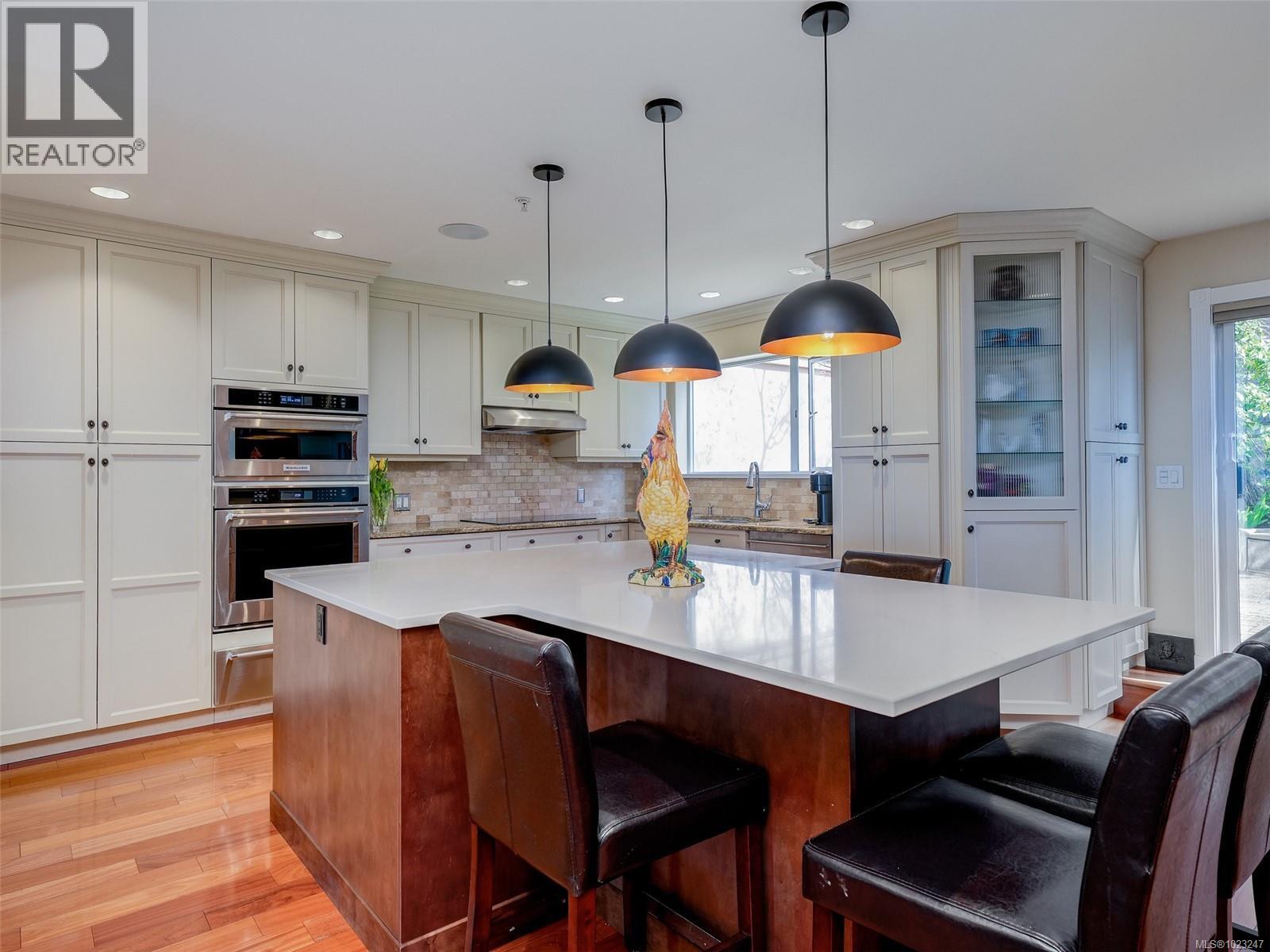 123 75 Songhees Road, Victoria