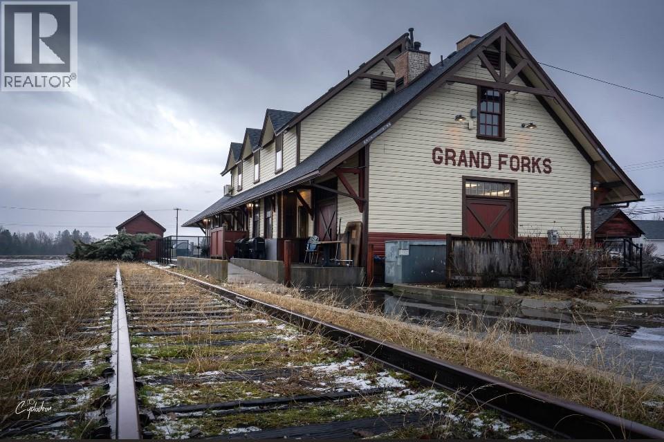 7654 DONALDSON Drive - main photo