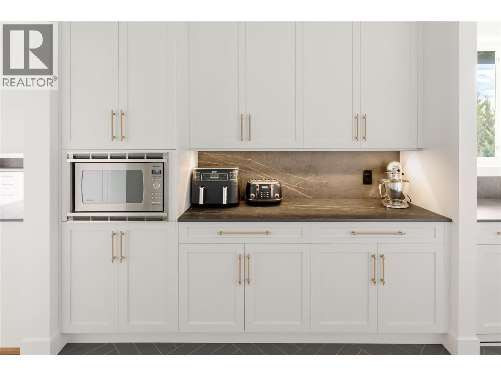  172 Skyland Drive, Kelowna