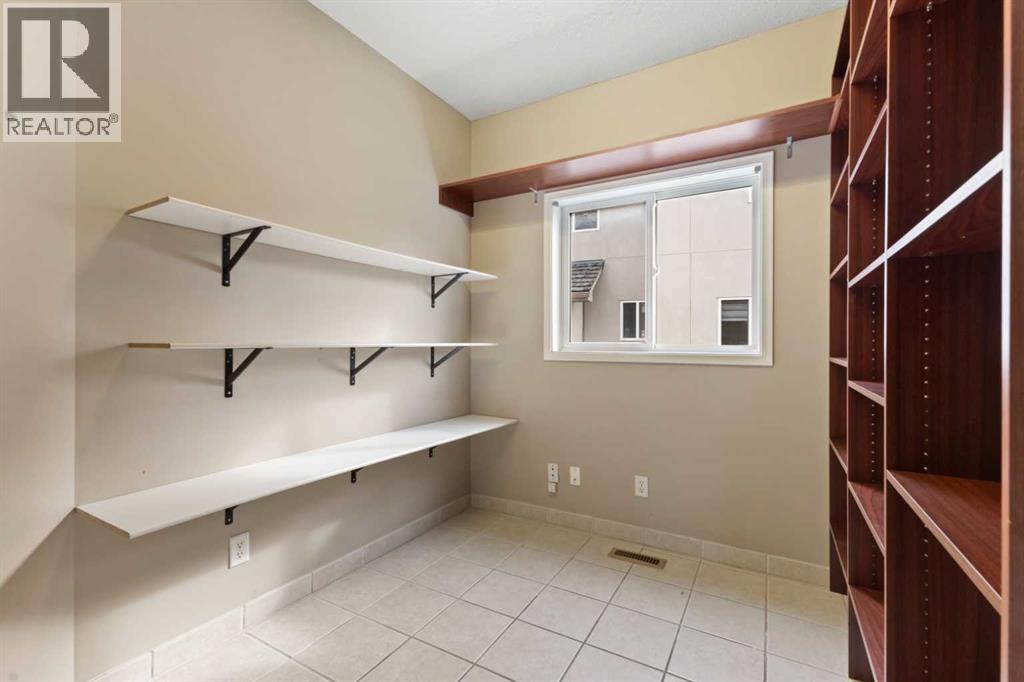 Single Family House for Sale in  Coral Shores Cape NE Coral Springs Calgary 