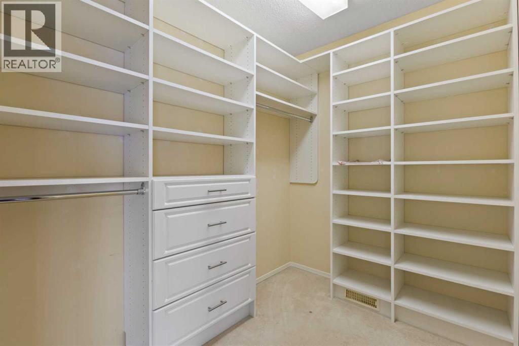 Single Family House for Sale in  Coral Shores Cape NE Coral Springs Calgary 