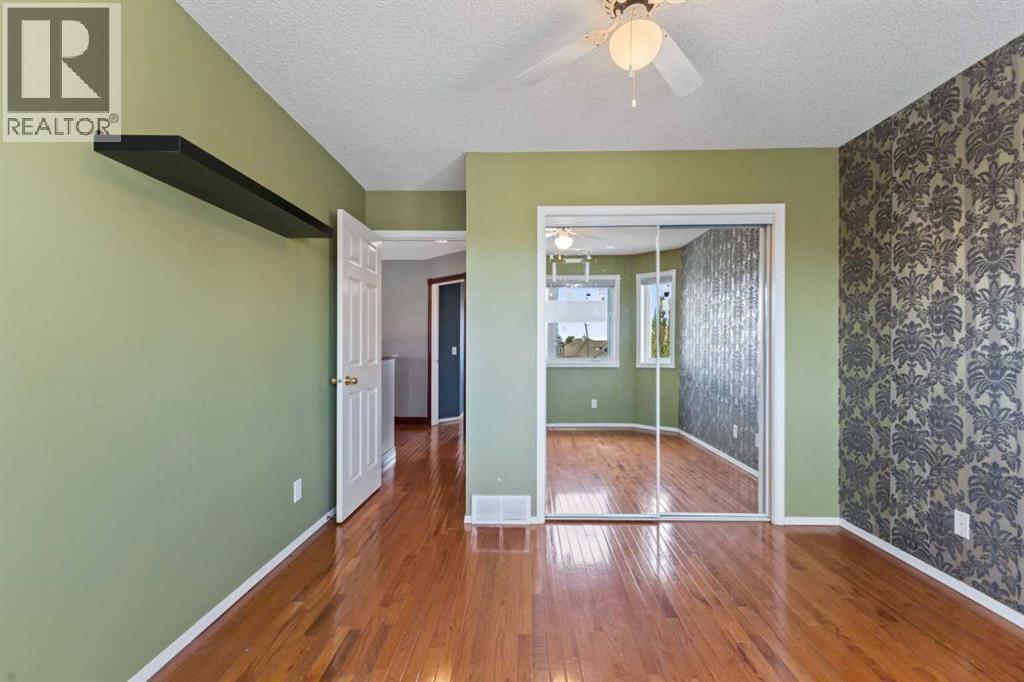 Single Family House for Sale in  Coral Shores Cape NE Coral Springs Calgary 