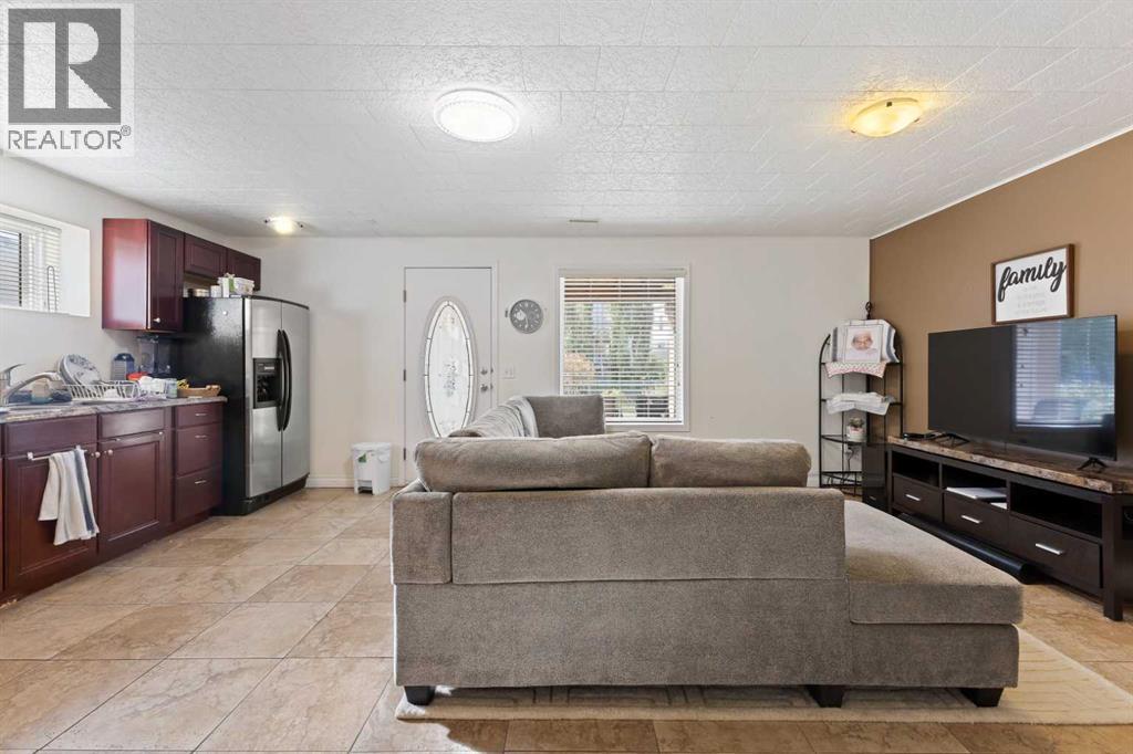 Single Family House for Sale in  Coral Shores Cape NE Coral Springs Calgary 