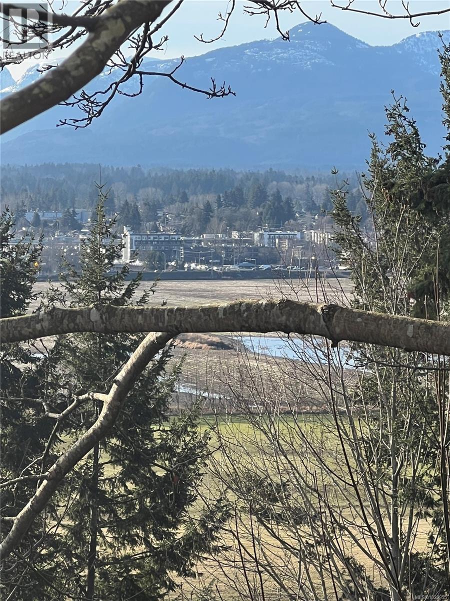 1940 Snowbird Lane, Courtenay
