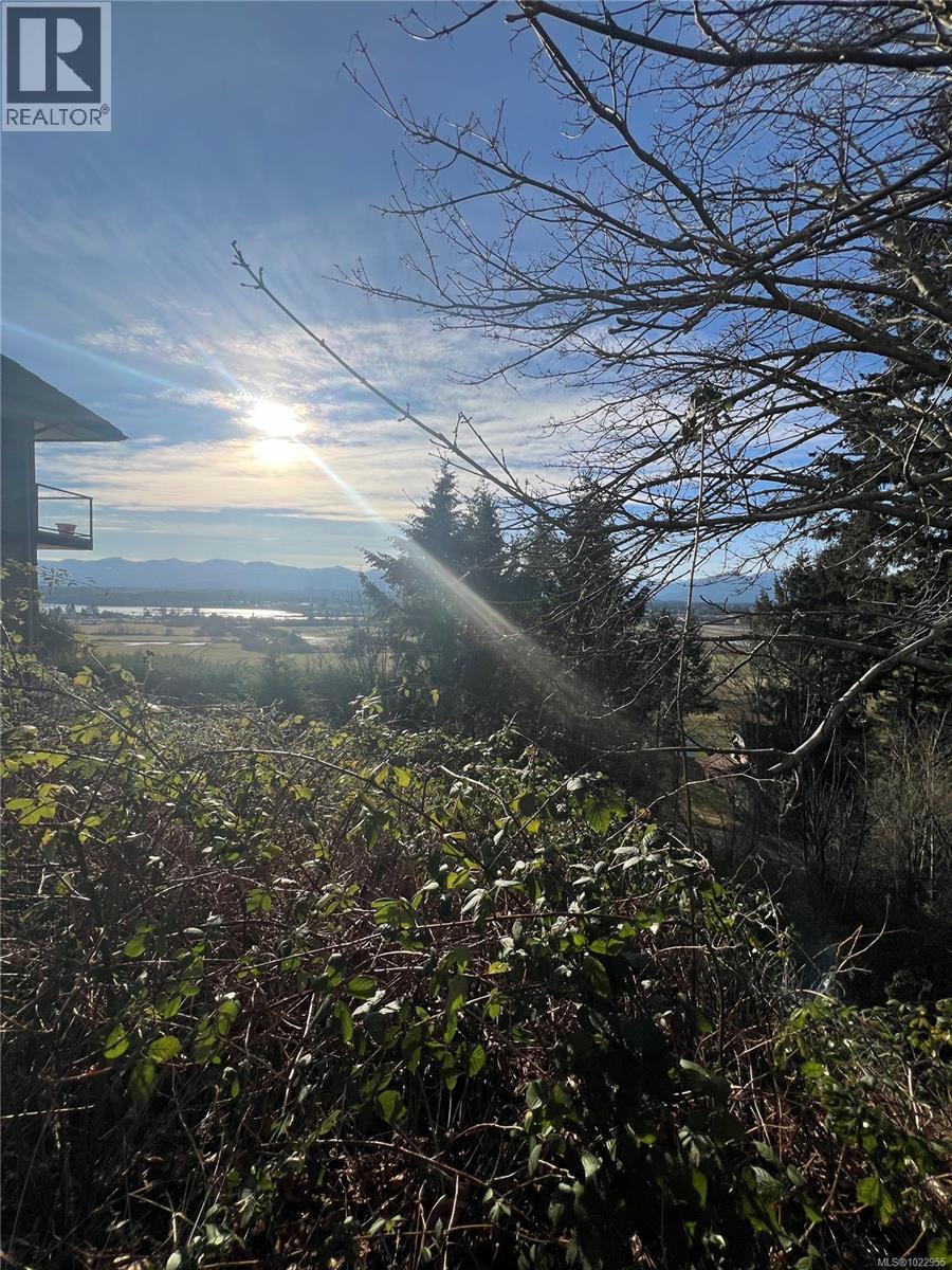 1940 Snowbird Lane, Courtenay