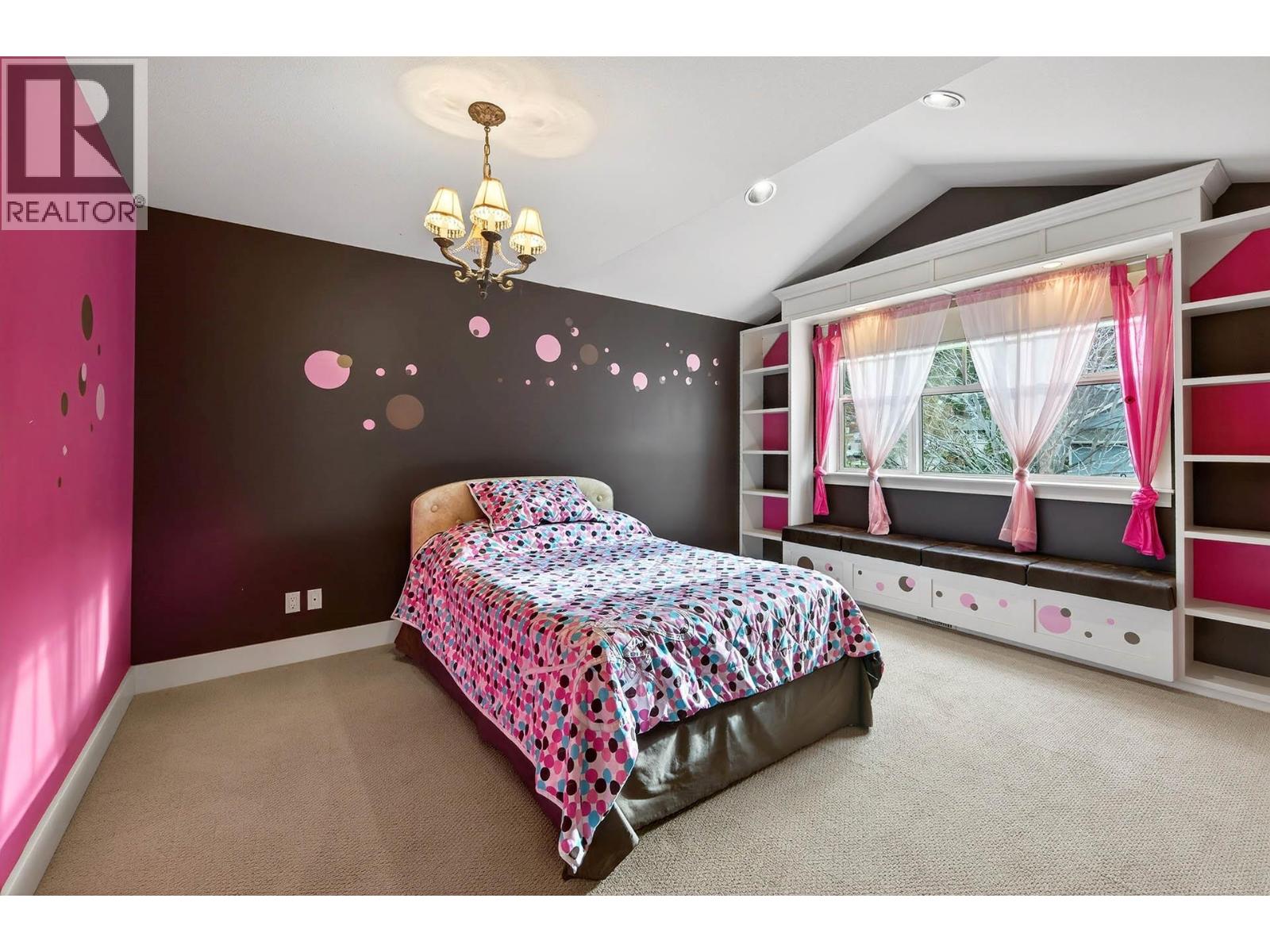 1990 KECHIKA STREET - 40