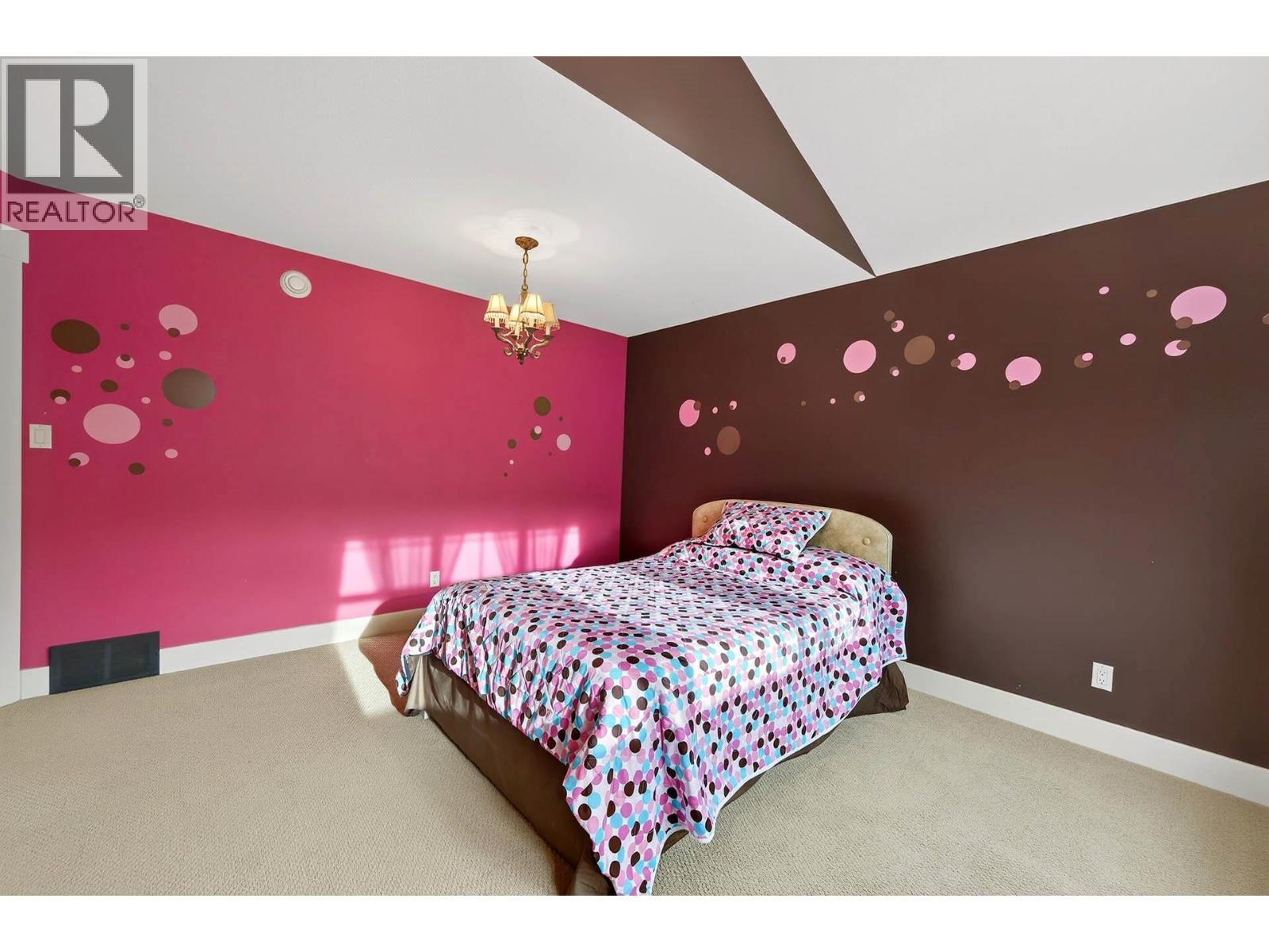 1990 KECHIKA STREET - 42