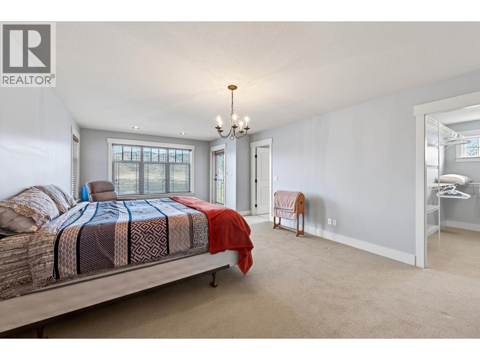 1990 KECHIKA STREET - 35