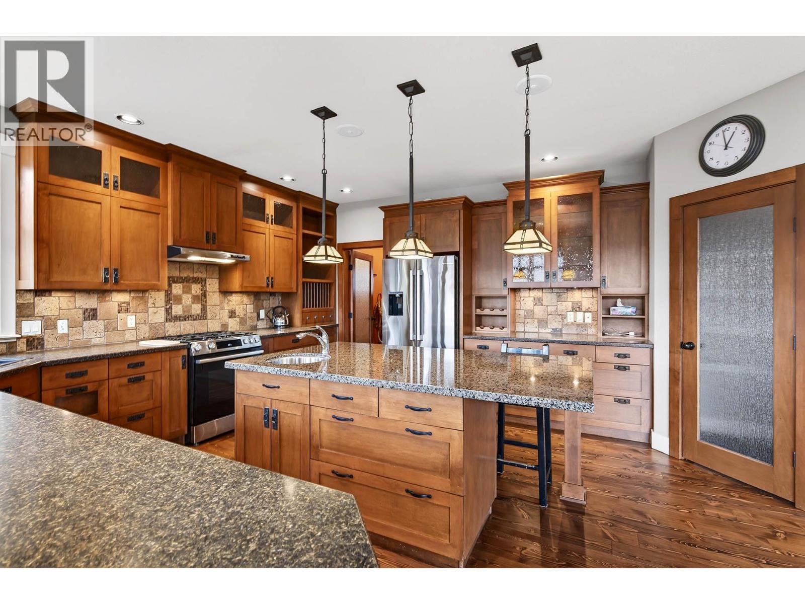 1990 KECHIKA STREET - 18