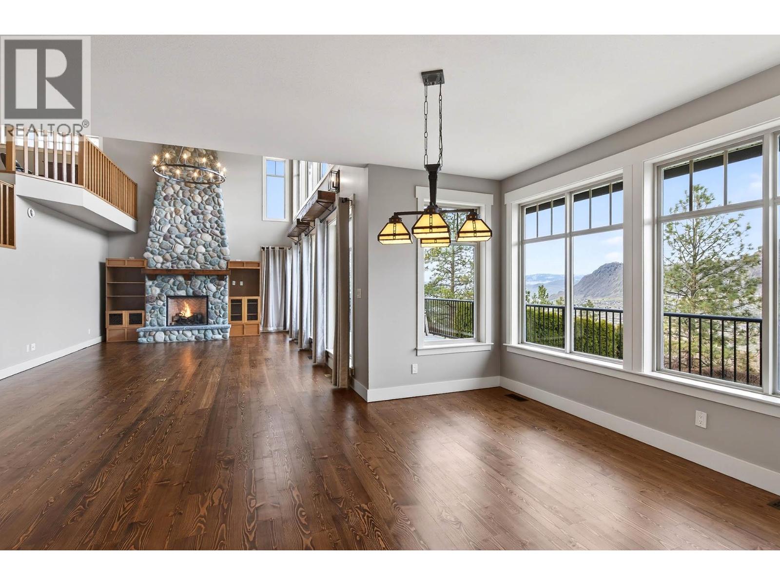 1990 KECHIKA STREET - 12