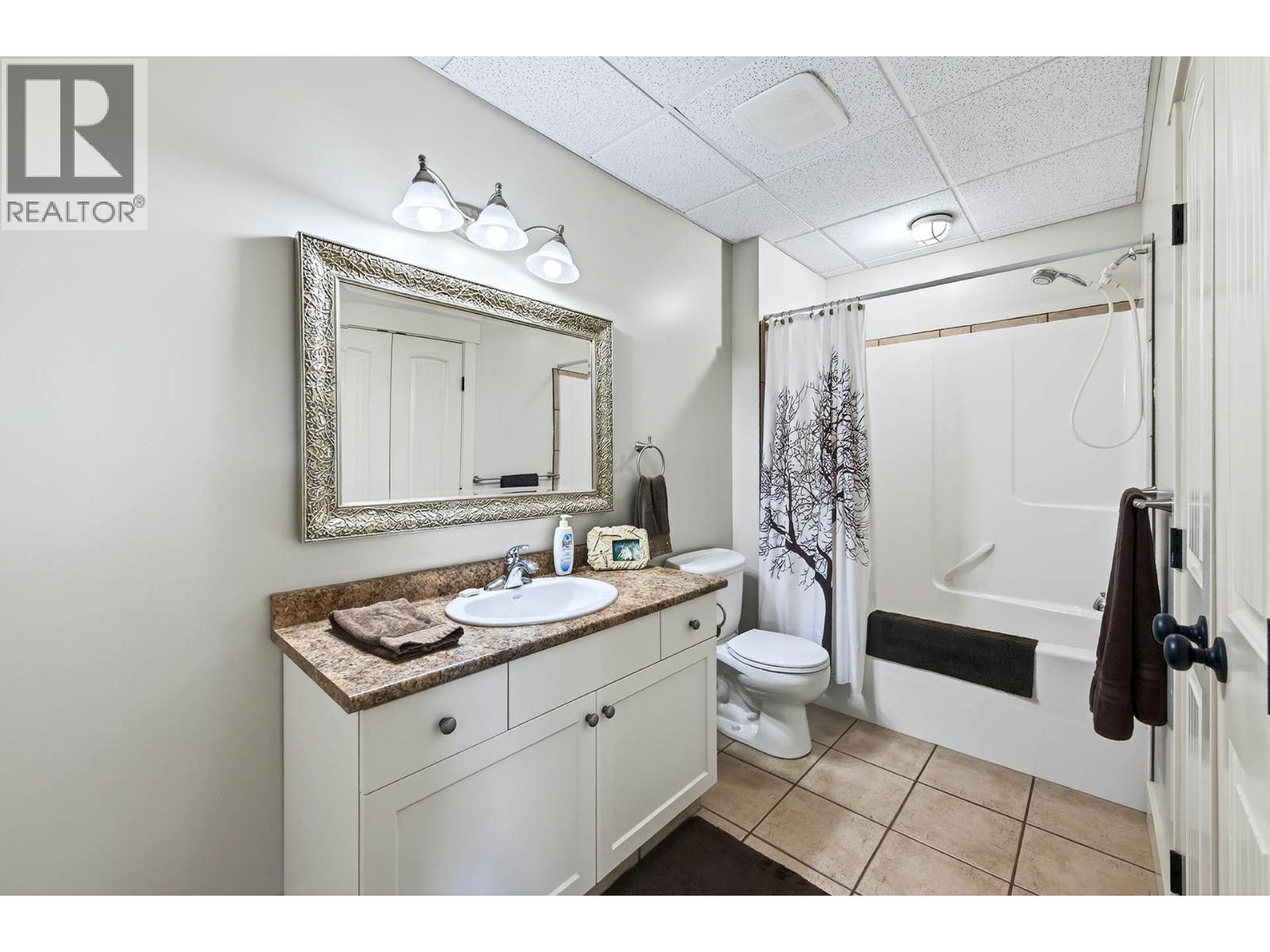 1990 KECHIKA STREET - 58