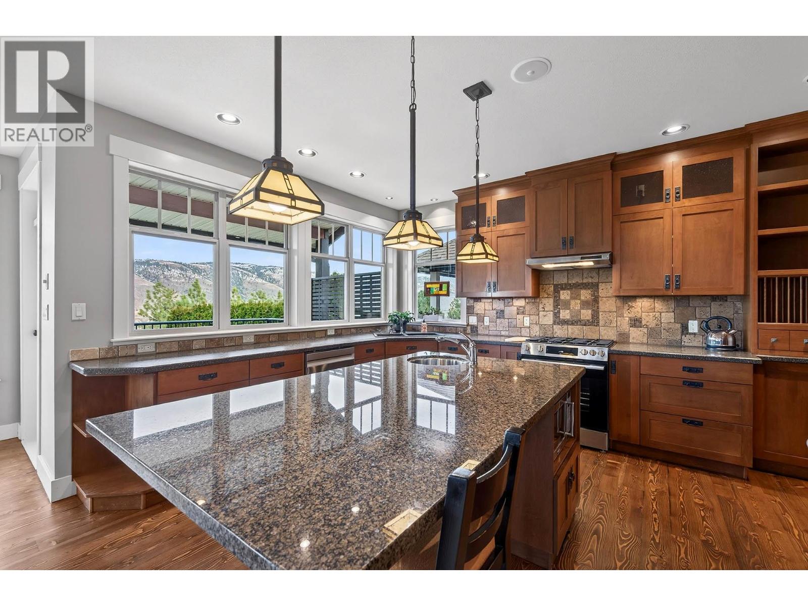 1990 KECHIKA STREET - 17