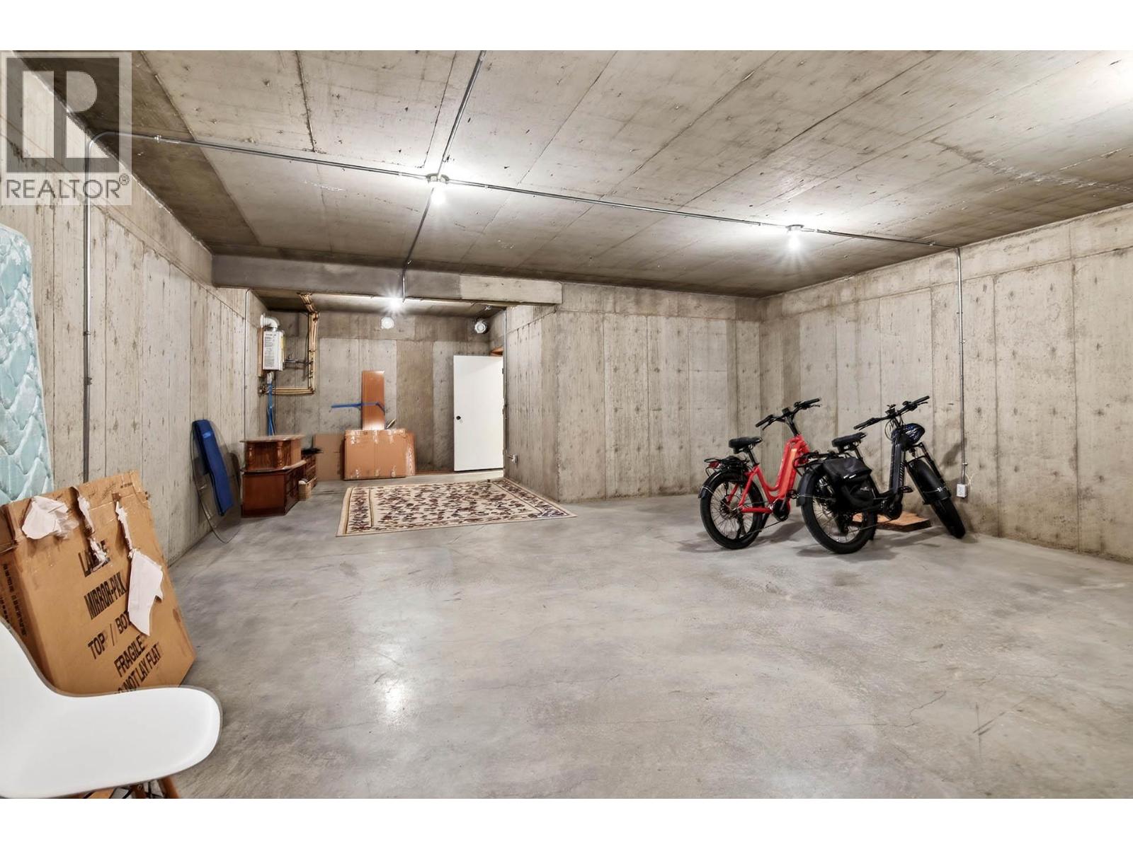 1990 KECHIKA STREET - 62