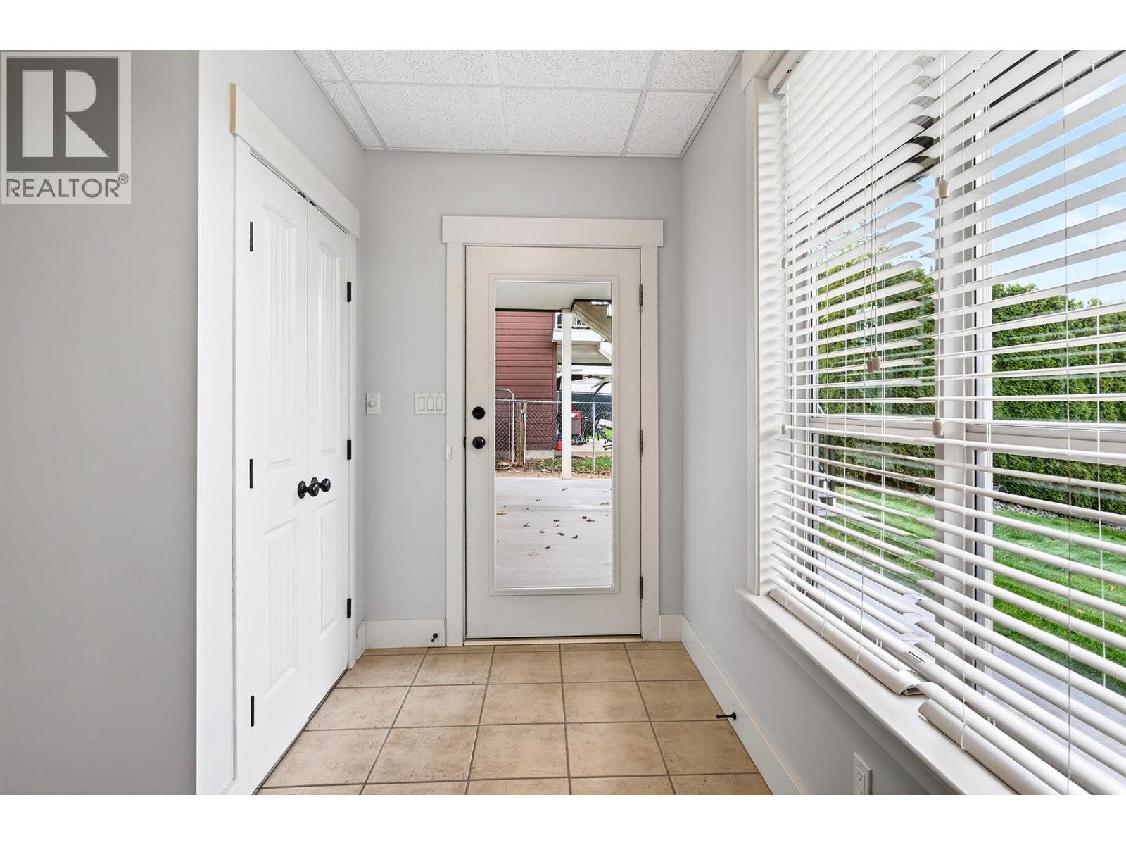 1990 KECHIKA STREET - 59