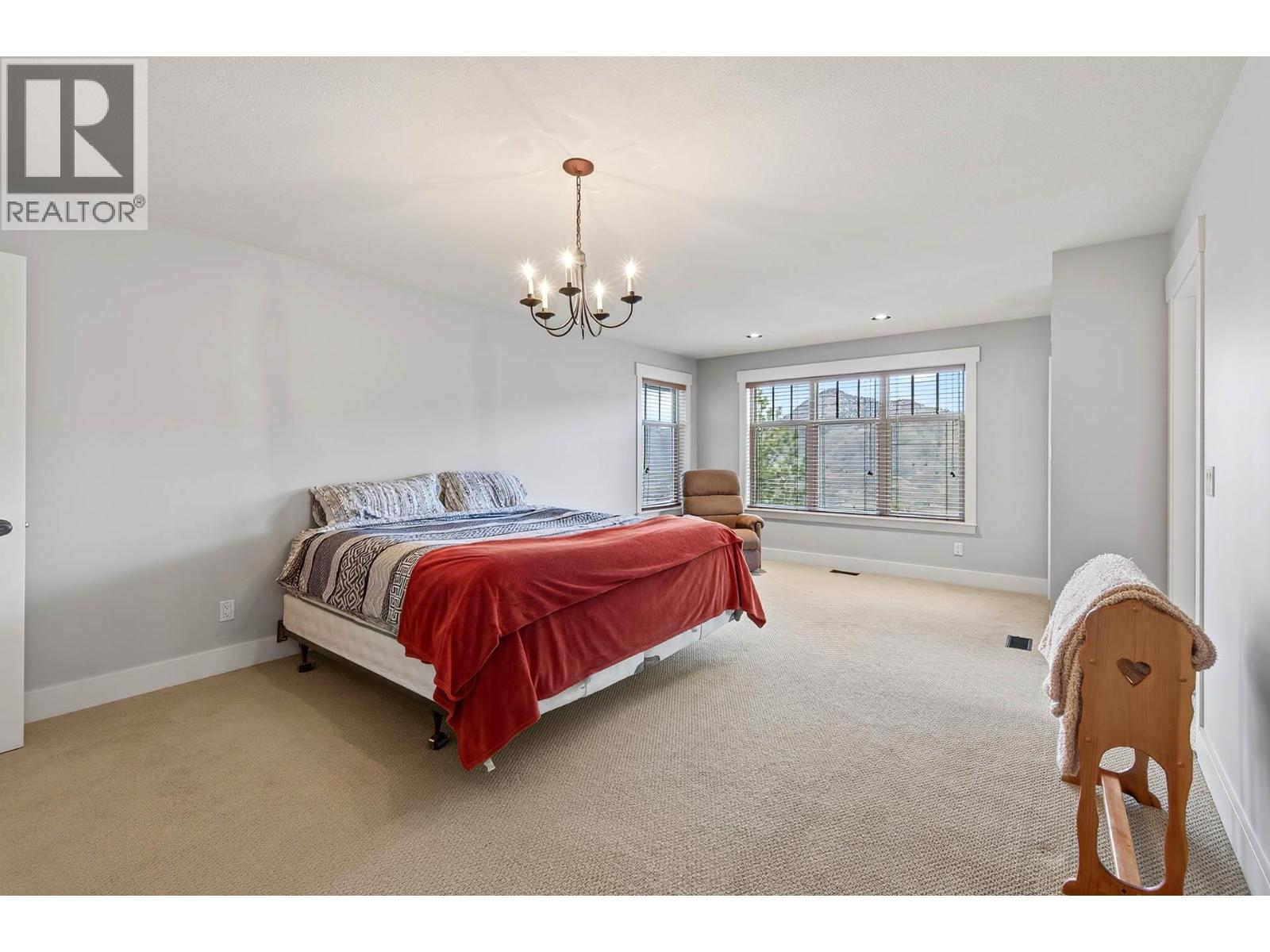 1990 KECHIKA STREET - 33